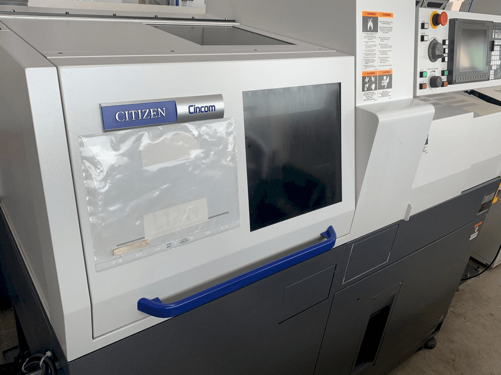 A Citizen Cincom L12 gép elölnézete