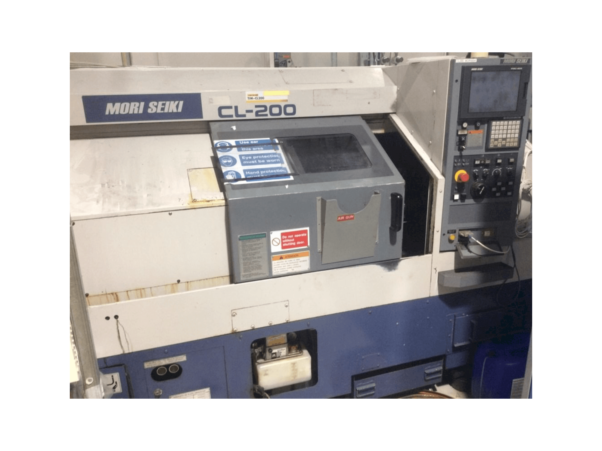 A MORI SEIKI CL-200 gép elölnézete