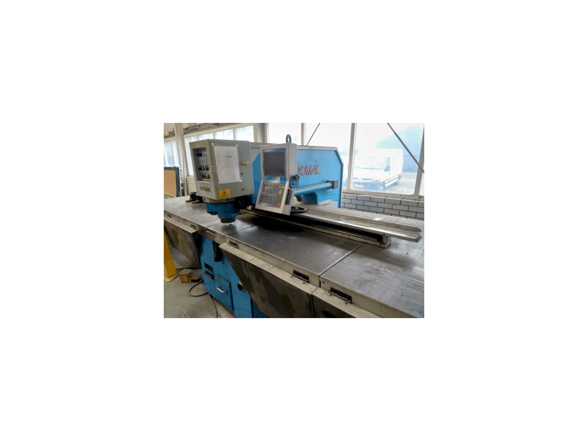 A Euromac CX 1000/30 gép elölnézete