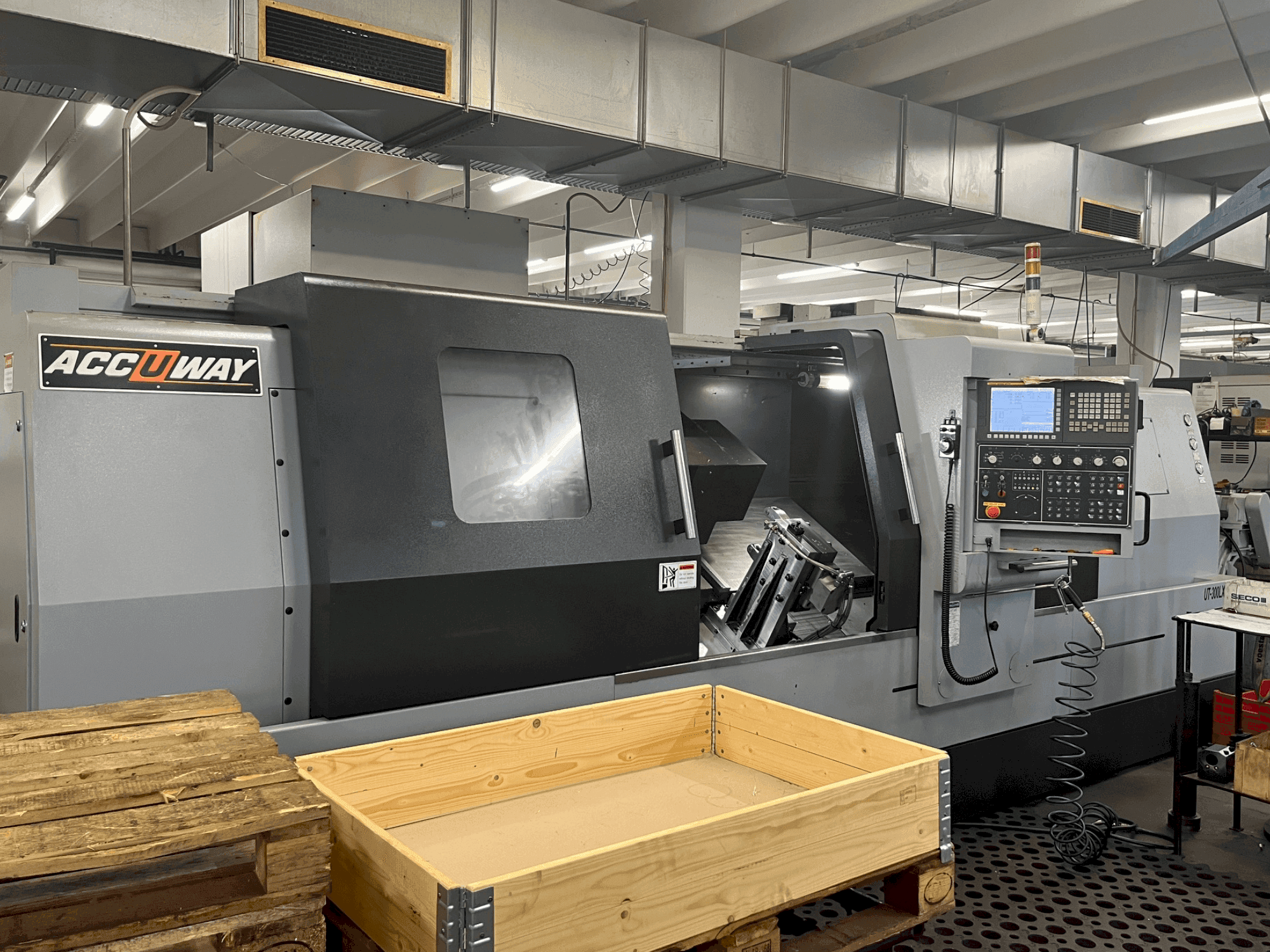 A ACCUWAY UT-300LX2M gép elölnézete