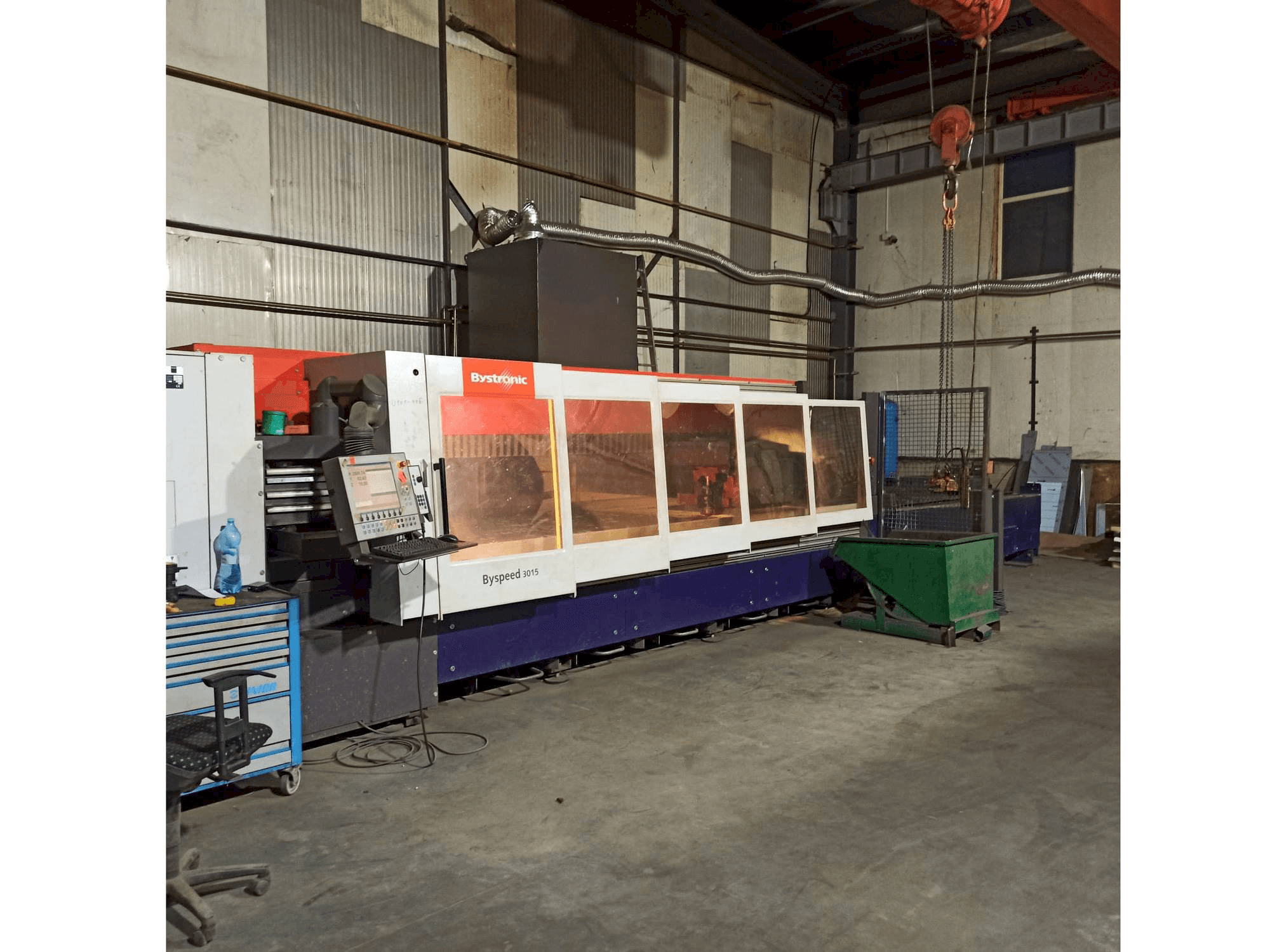 A Bystronic BySpeed 3015 gép elölnézete