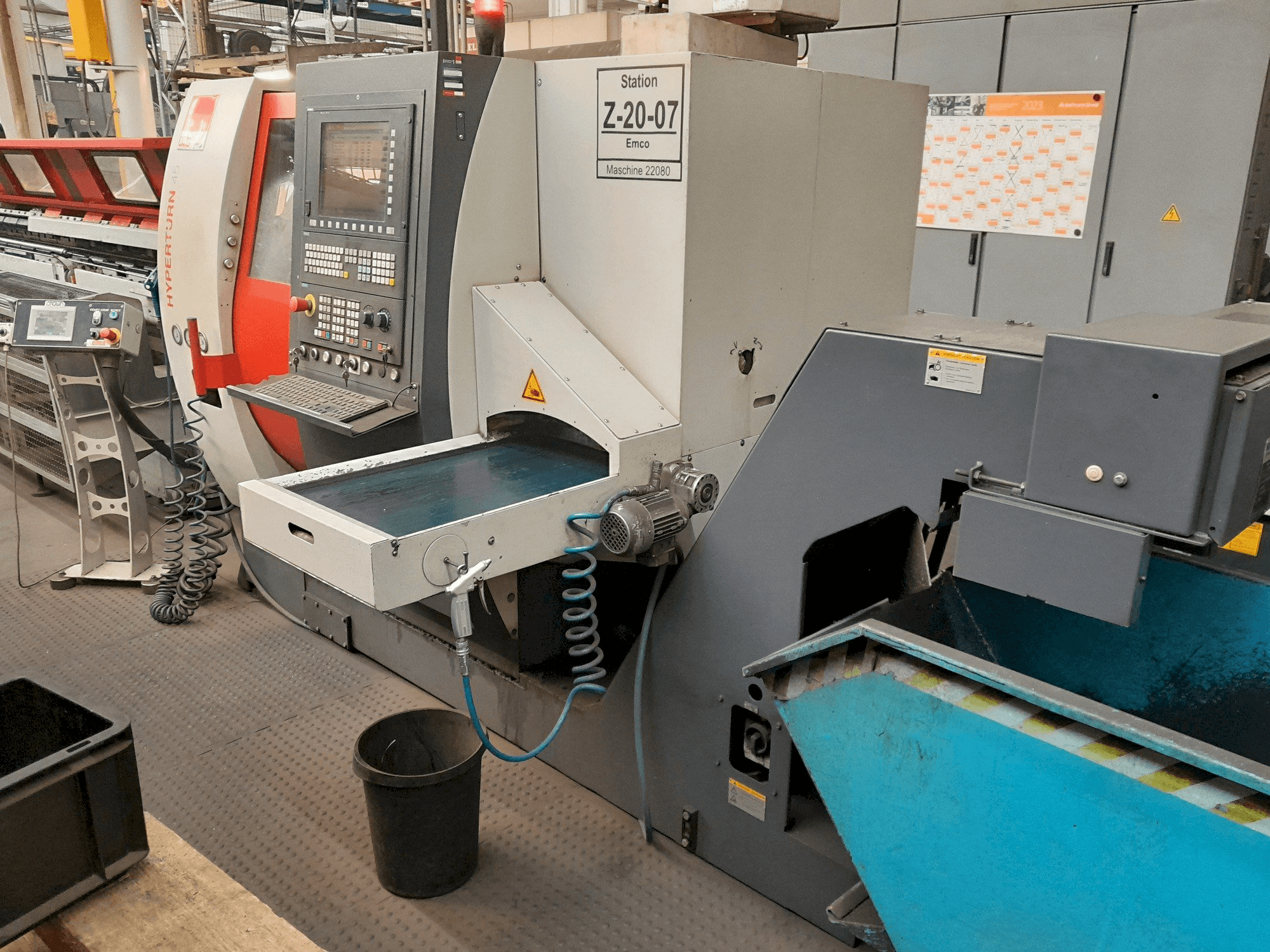 A EMCO Hyperturn 45 gép elölnézete