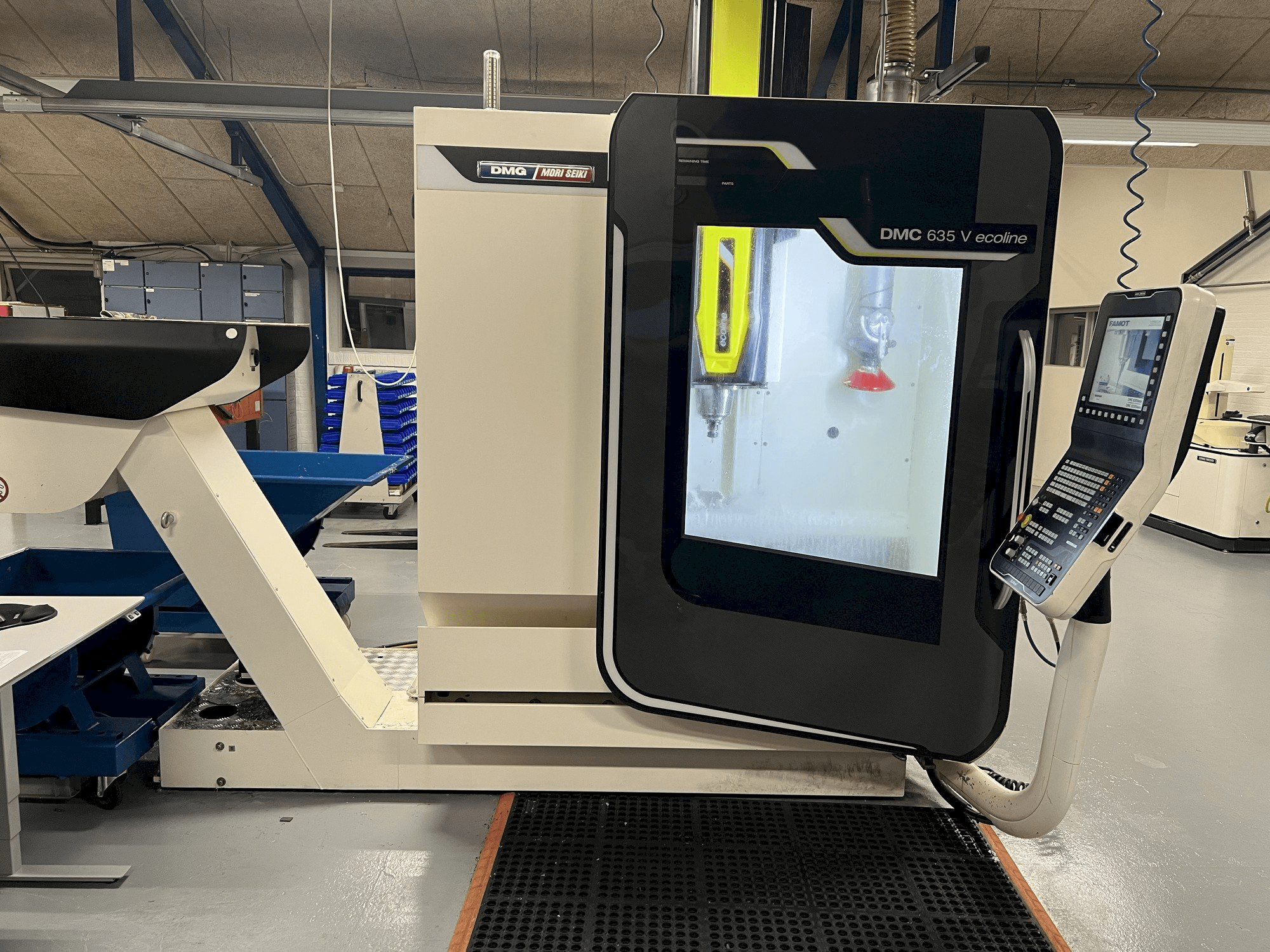 A DMG Mori Seiki DMC 635 V ECOLINE gép elölnézete