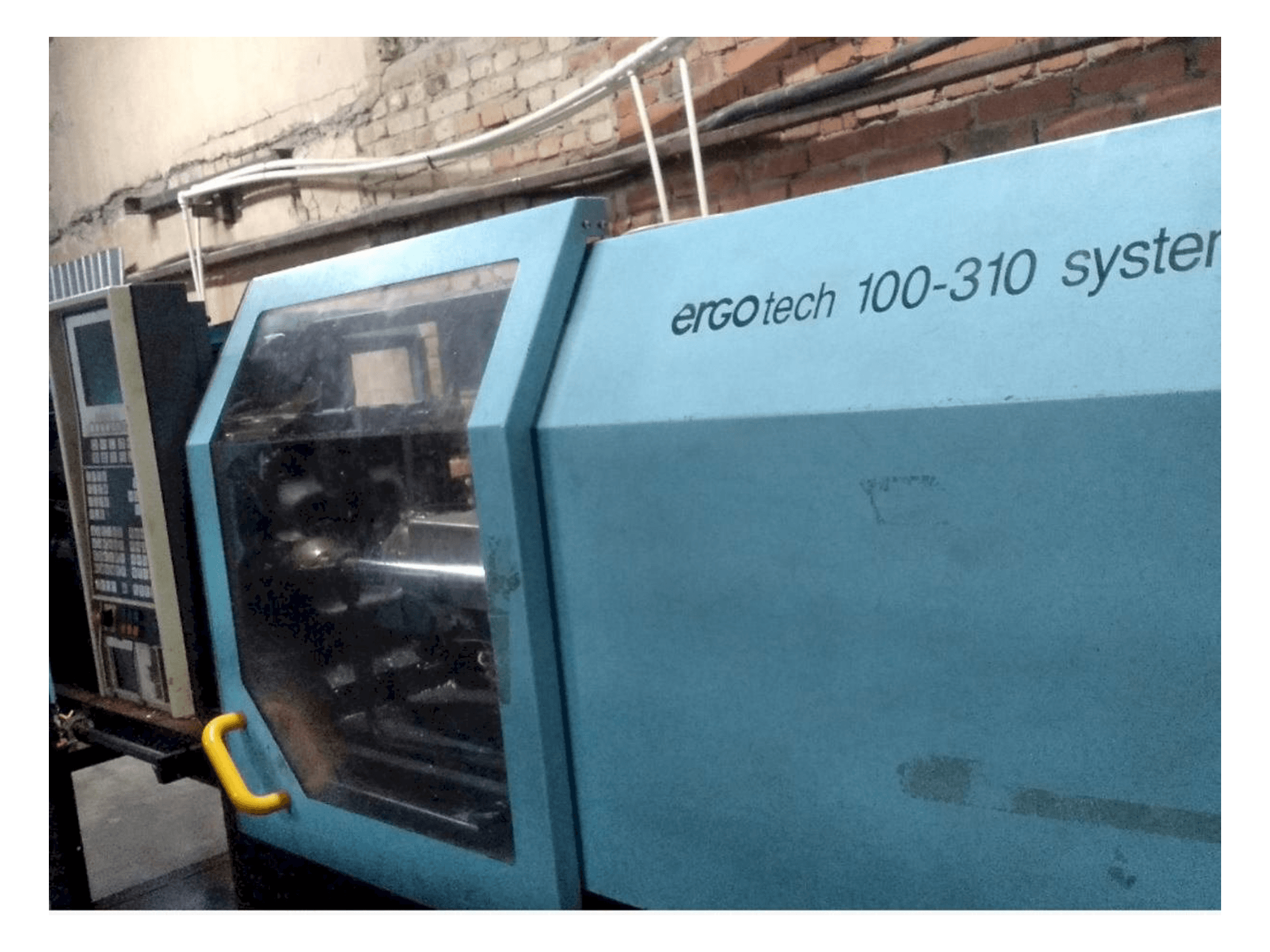 A DEMAG ERGOtech system 100-310 gép elölnézete