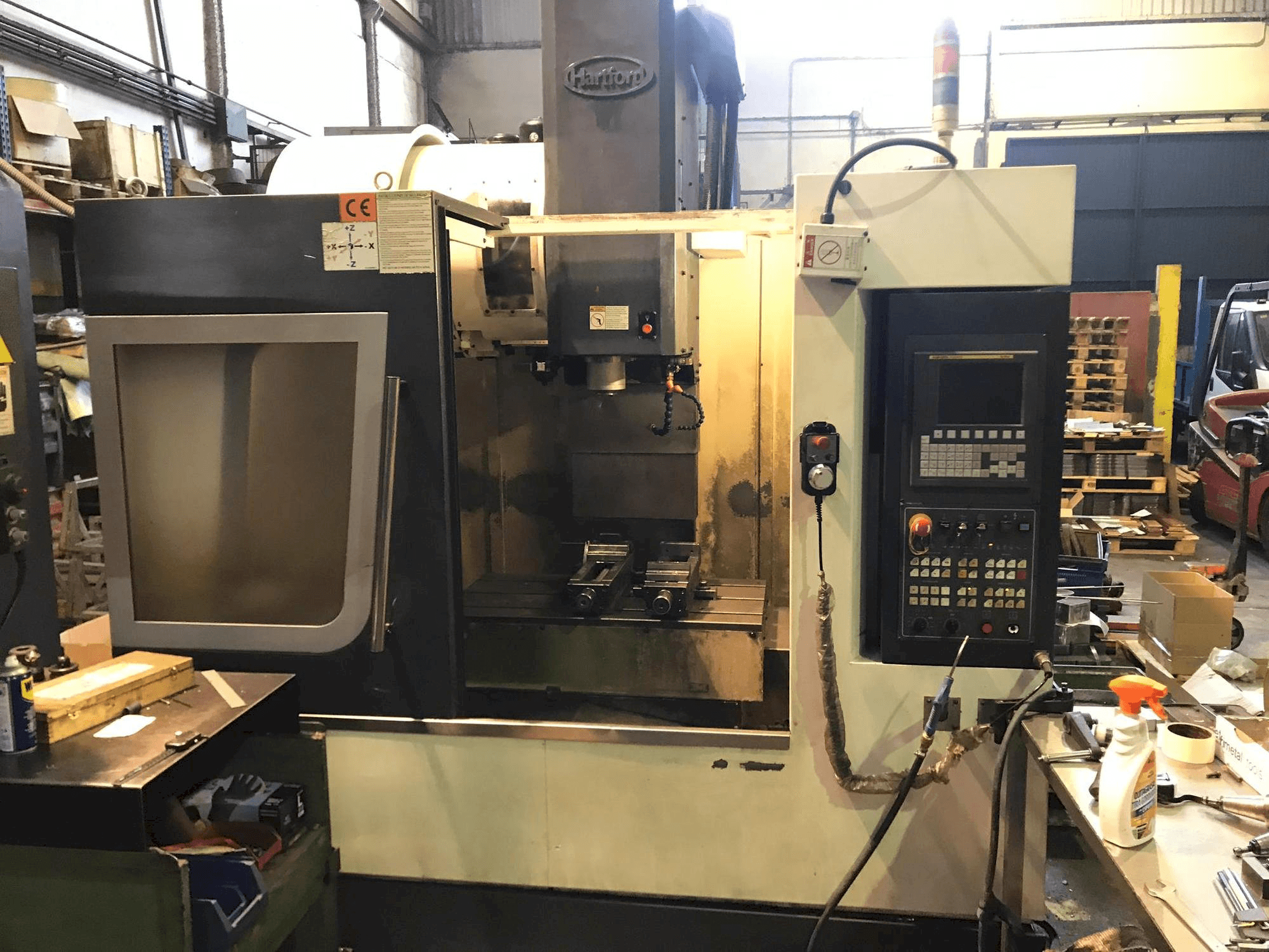 A Hartford LG-800 gép elölnézete