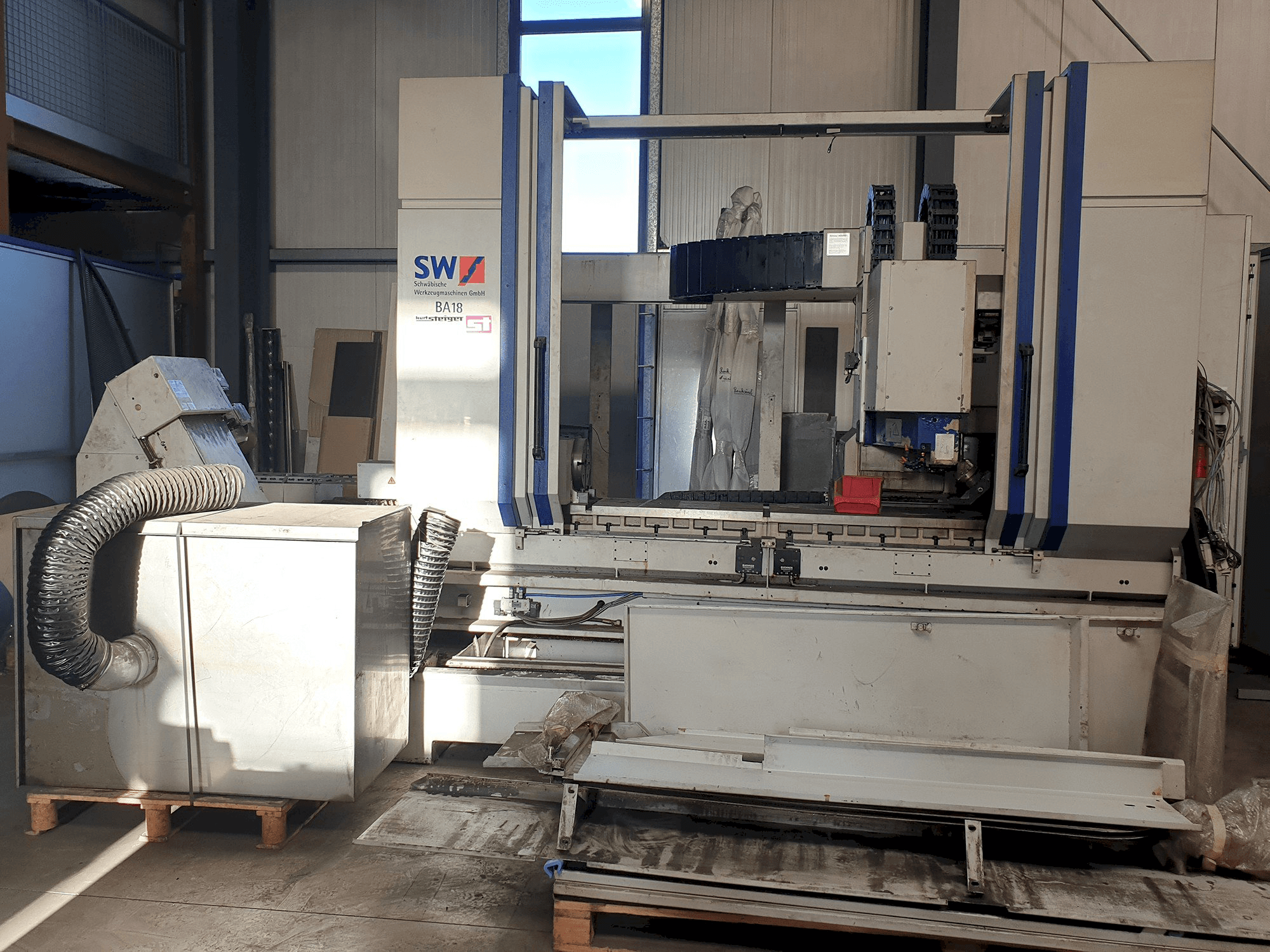 A Schwäbische Werkzeugmaschinen BA 18 gép elölnézete