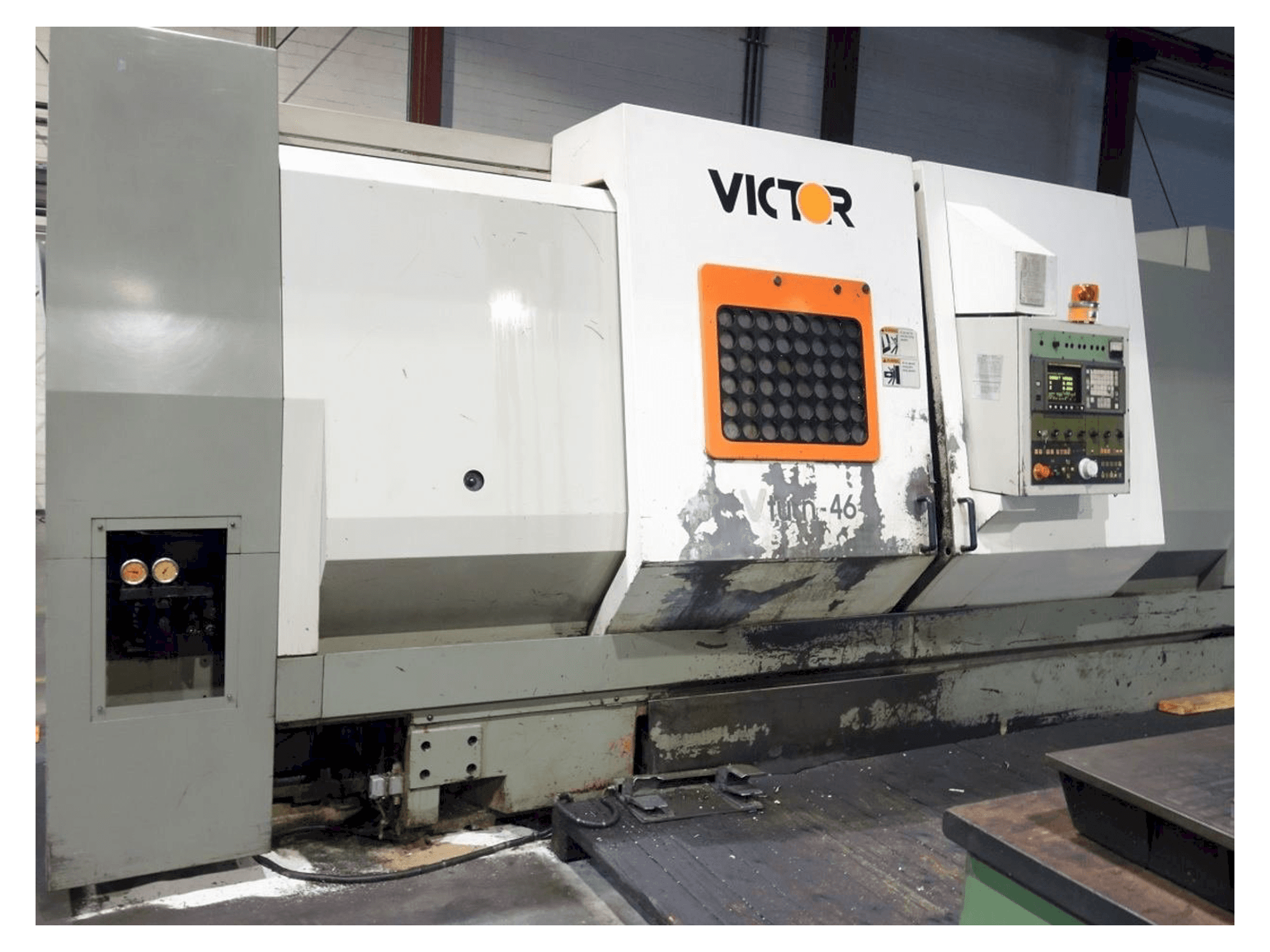 A Victor V Turn 46 (1997) gép elölnézete