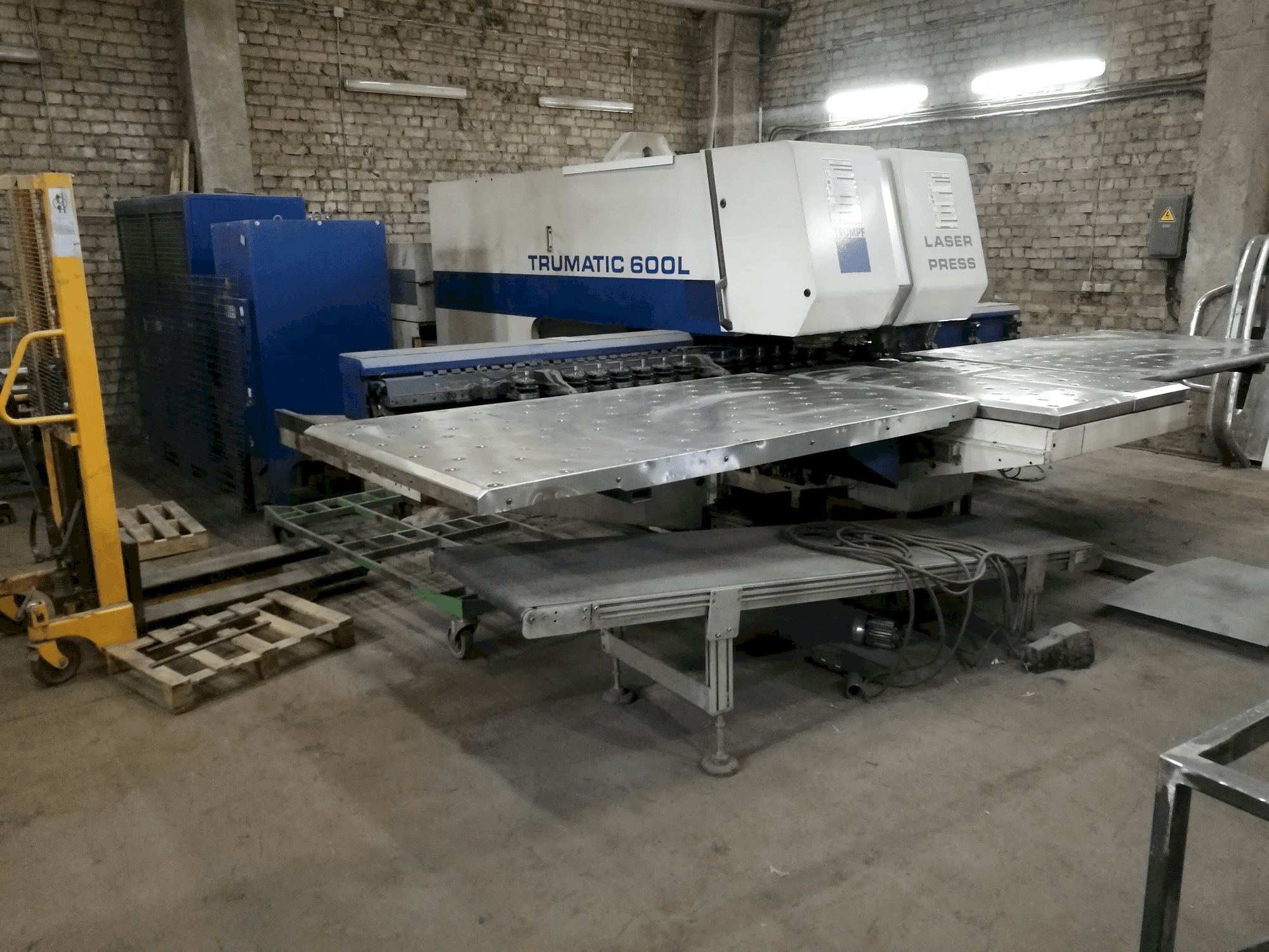 A Trumpf Trumatic 600L gép elölnézete