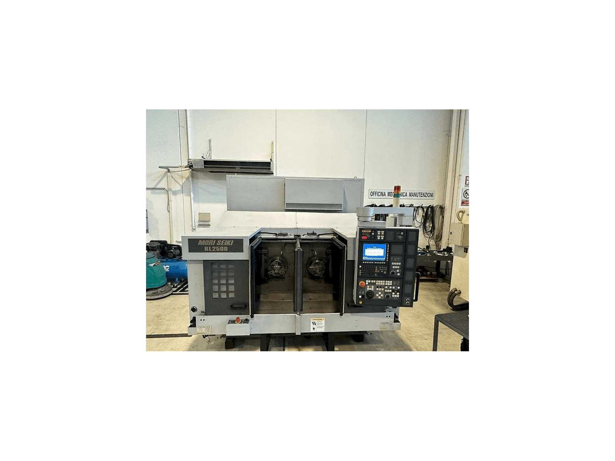 A MORI SEIKI RL 2500 gép elölnézete