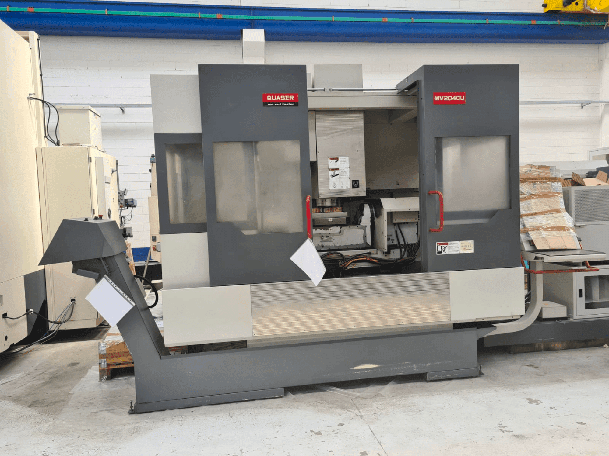 A Quaser MV204-CU/12 gép elölnézete