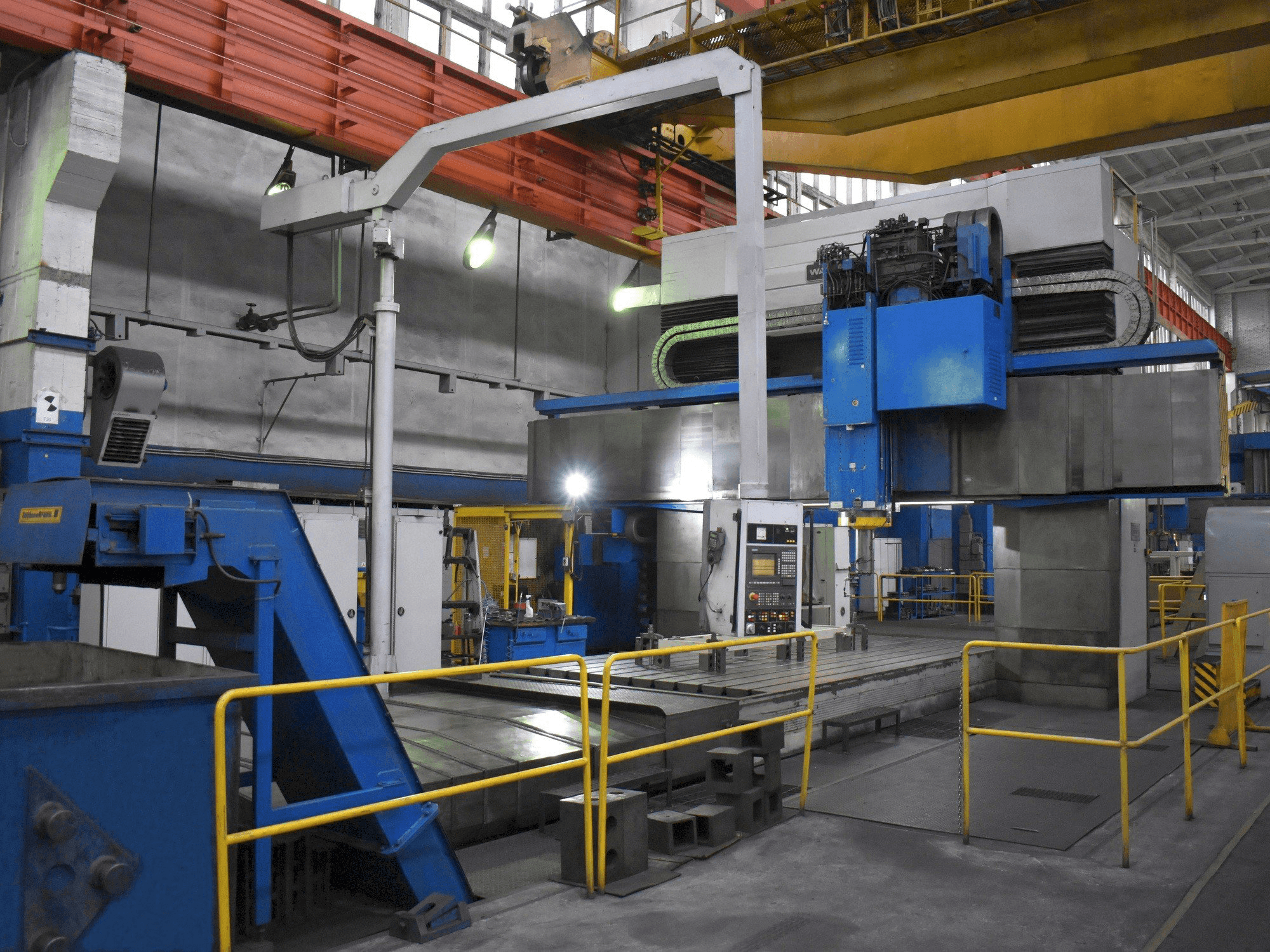 A WALDRICH COBURG 17S 10FP 300 NC gép elölnézete