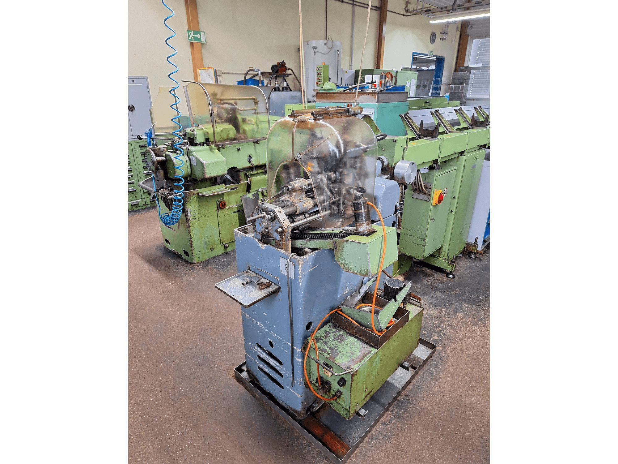 A TRAUB A25 gép oldalnézete