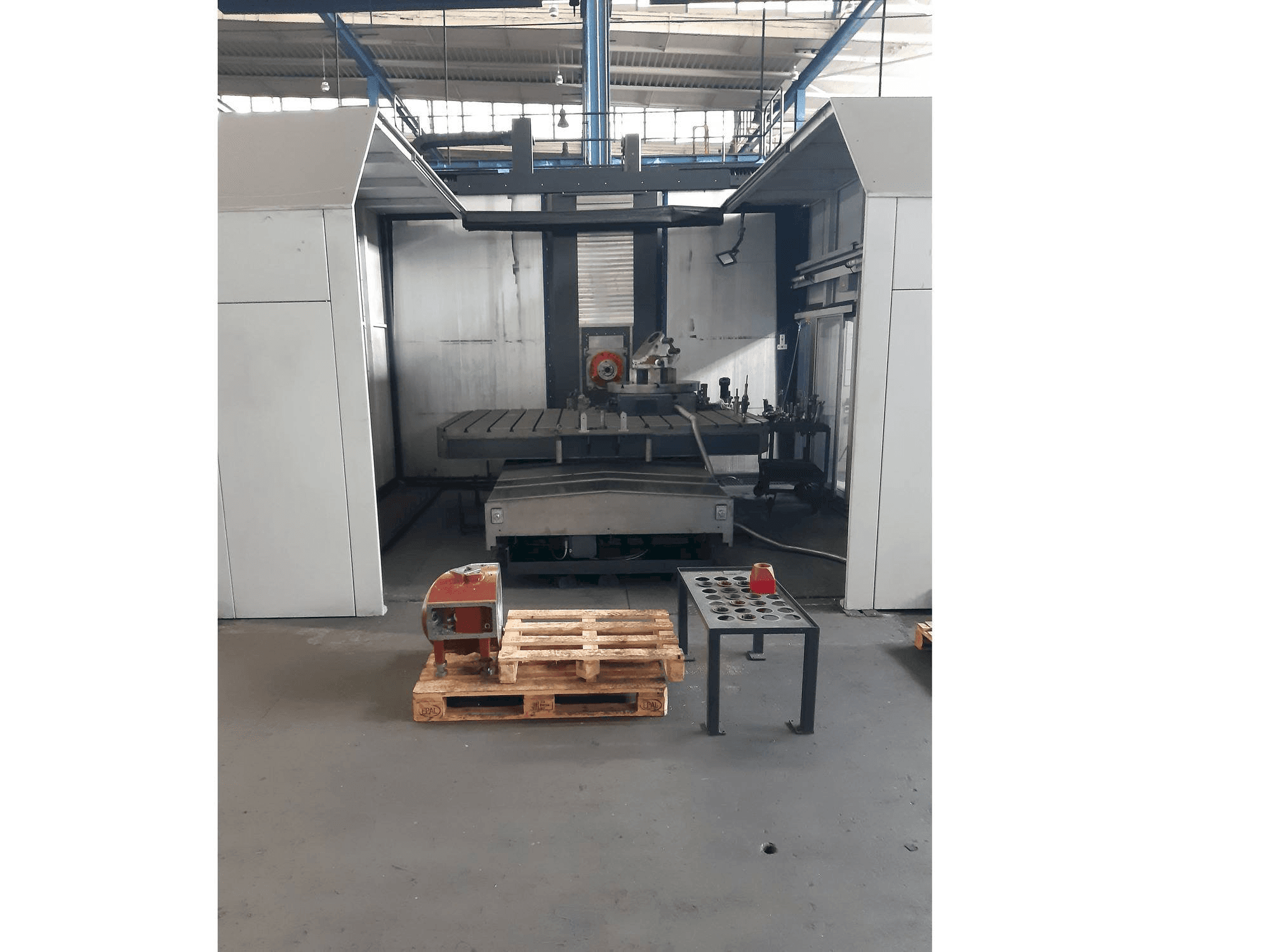 A Tos KURZIM FOQ 80 gép elölnézete