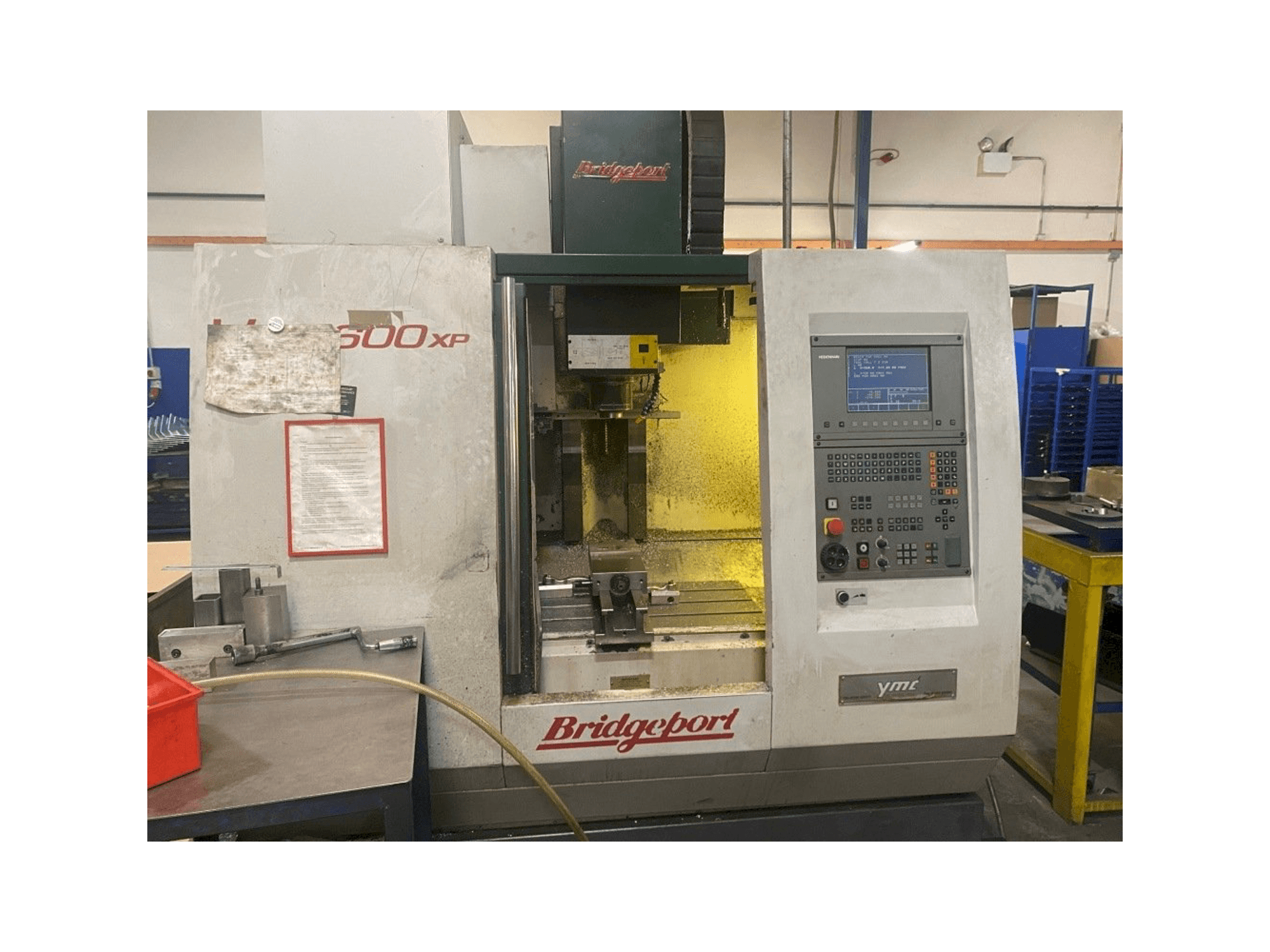 A Bridgeport VMC 600XP gép elölnézete