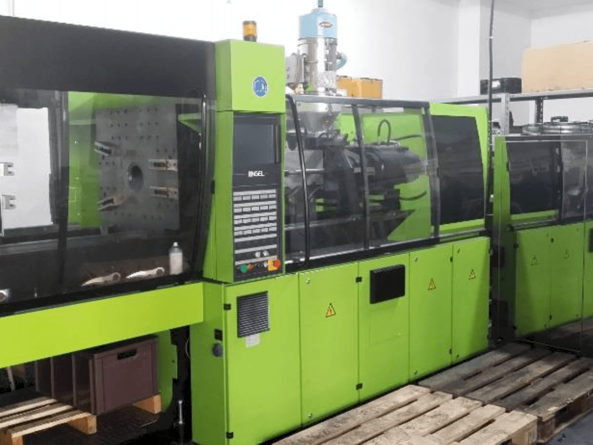 A ENGEL VC 750/150 gép elölnézete