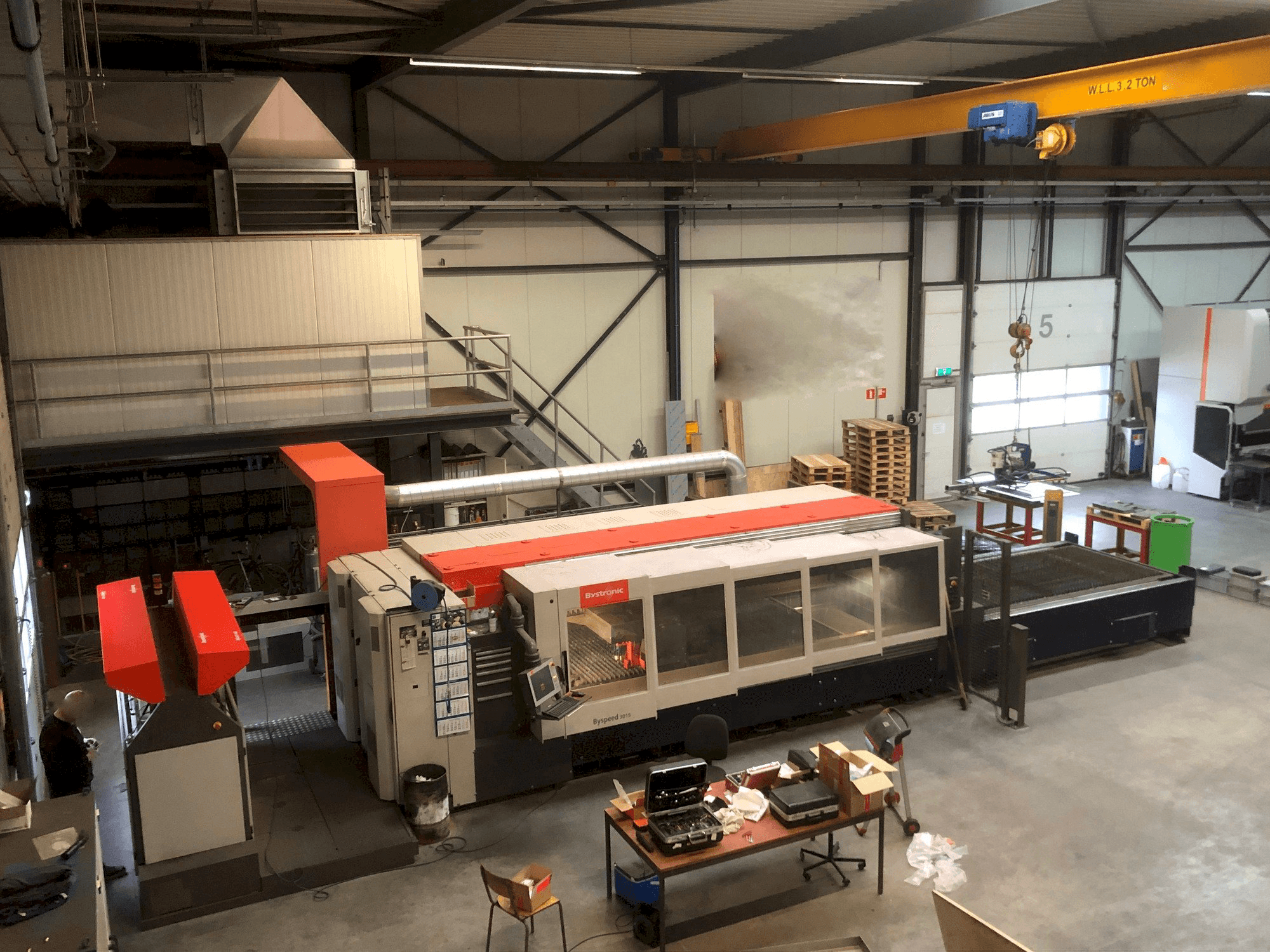 A Bystronic Byspeed 3015 gép elölnézete