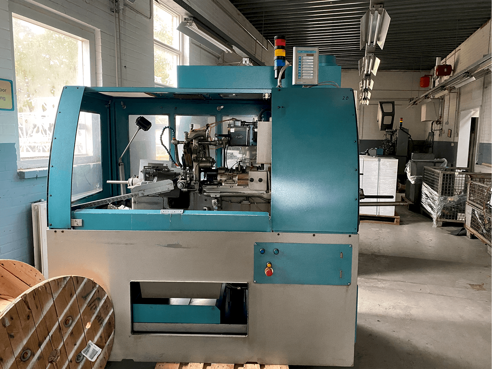 A Tornos-Bechler NAT-125 vario gép elölnézete