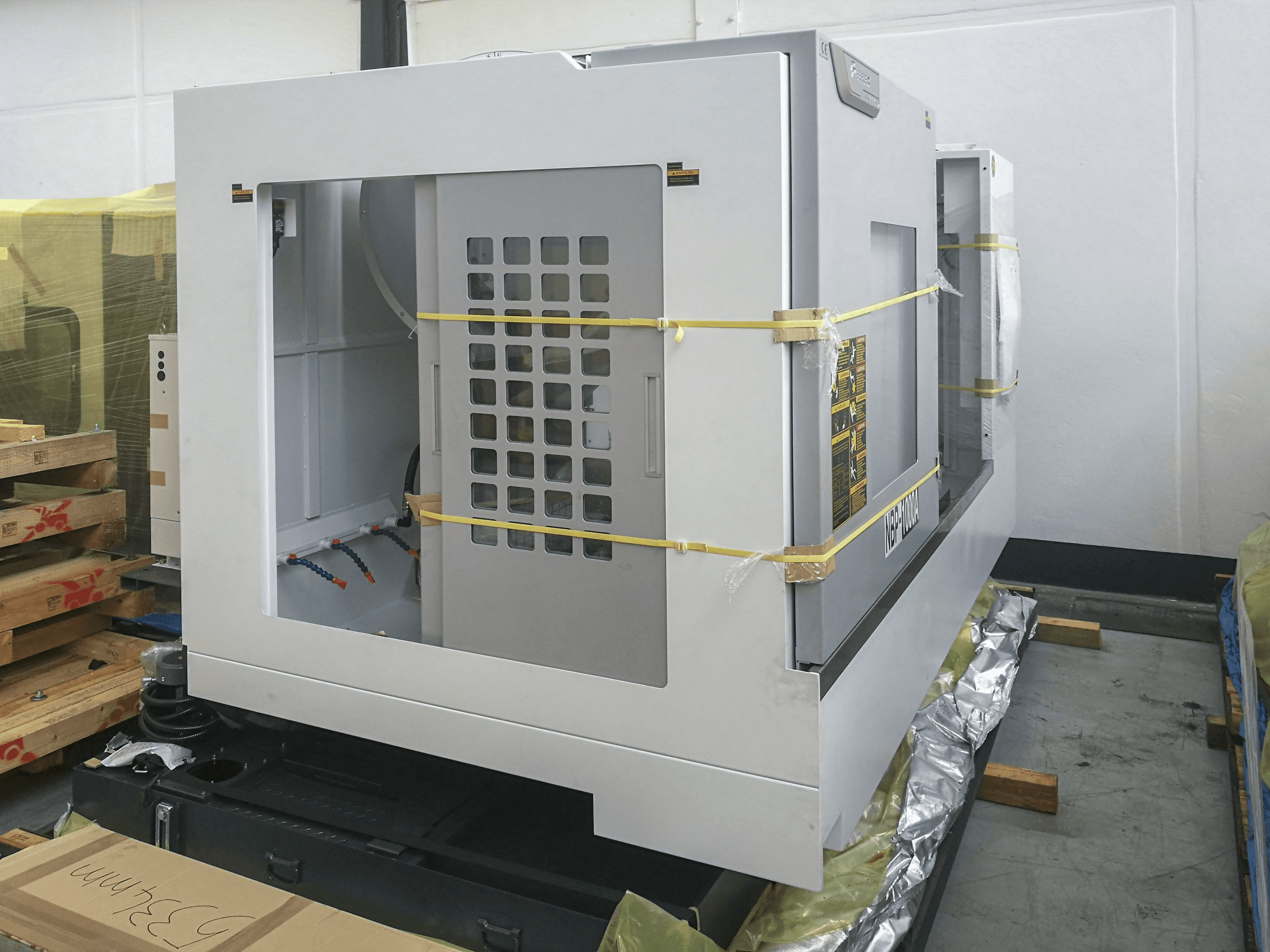 A Feeler NBP-1000A gép bal oldali nézete