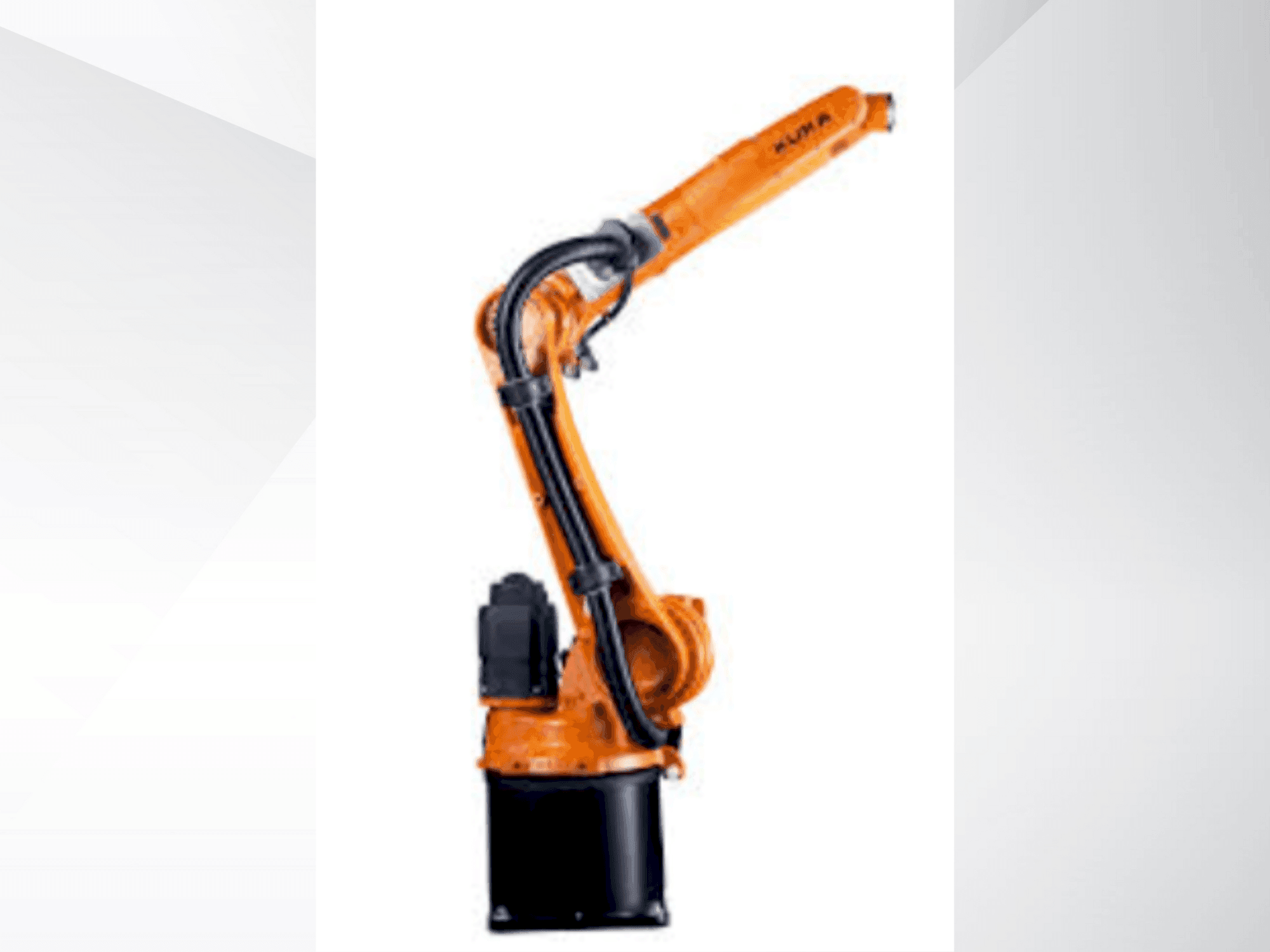 A KUKA KR 6 R1820 gép elölnézete