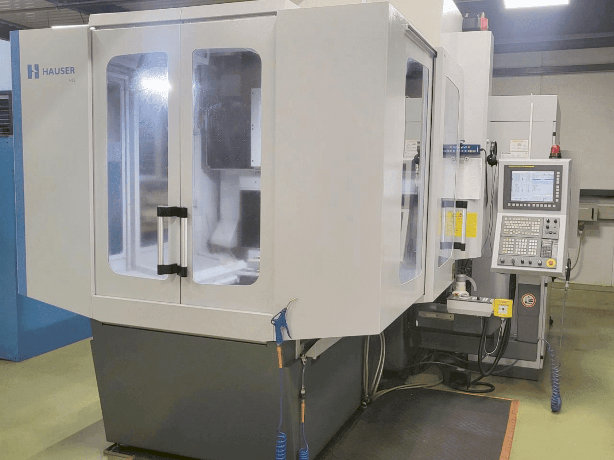 A HAUSER KELLENBERGER H55-400 gép elölnézete