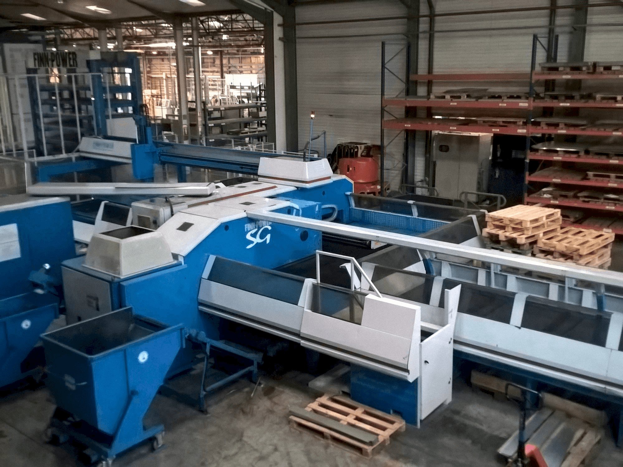 A Finn-Power SG6 gép elölnézete