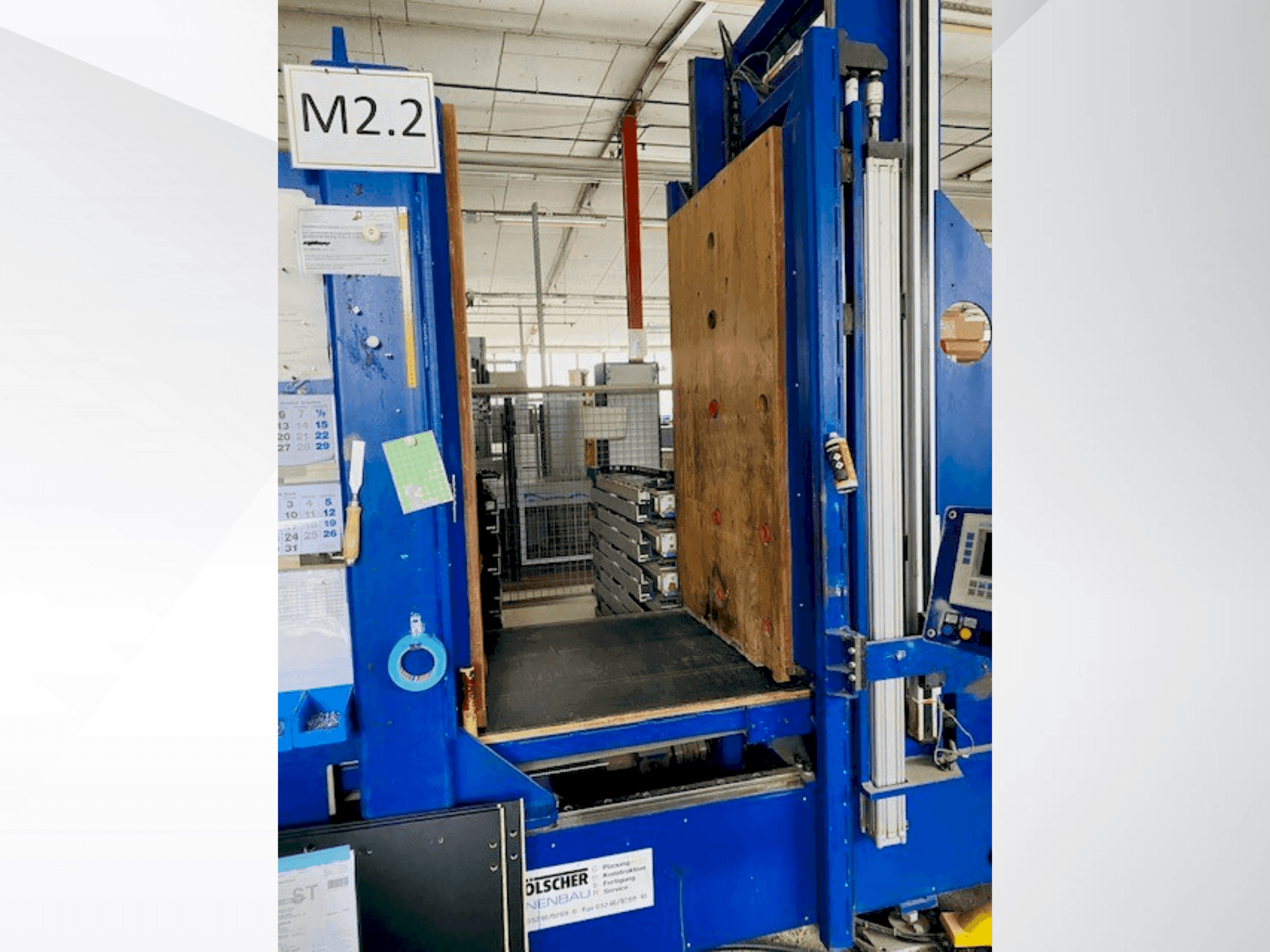 A Hüttenhölscher Body Press gép elölnézete