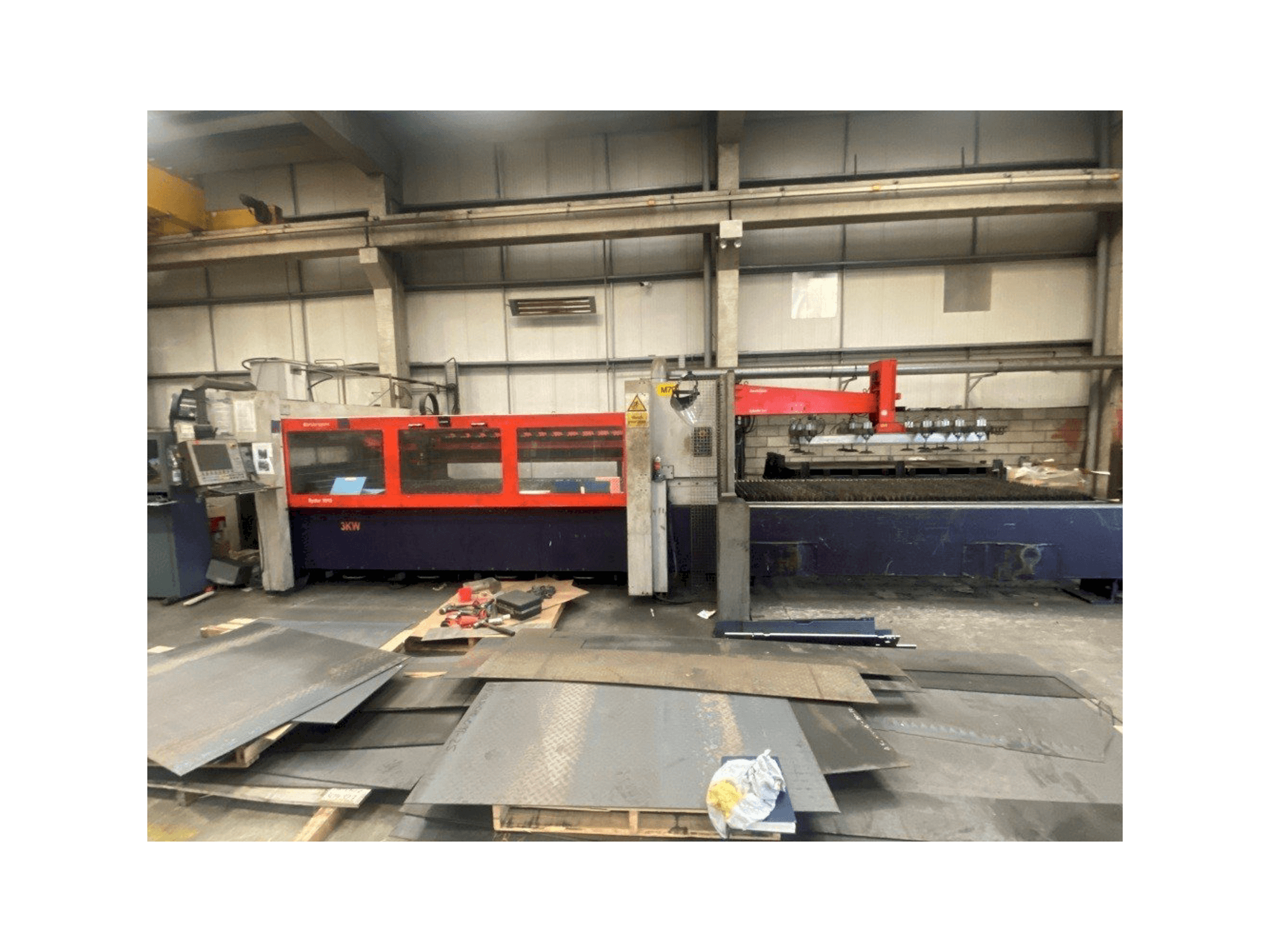 A Bystronic Bystar 3015 gép elölnézete