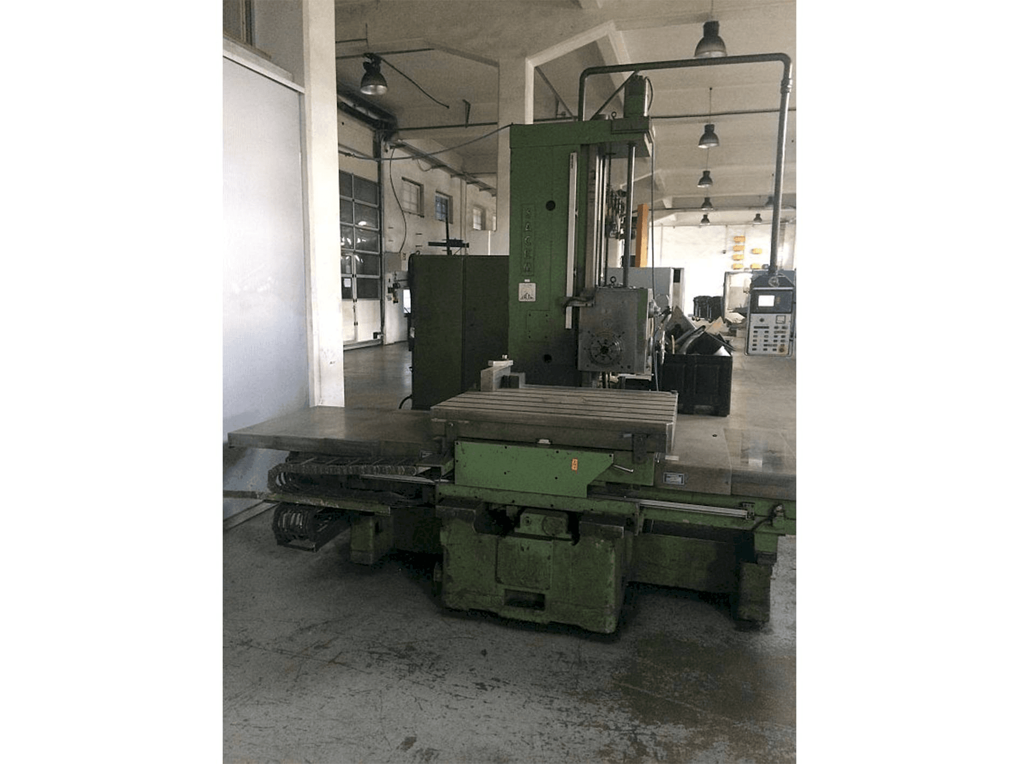 A Sacem MST-XC/110 A/C gép elölnézete