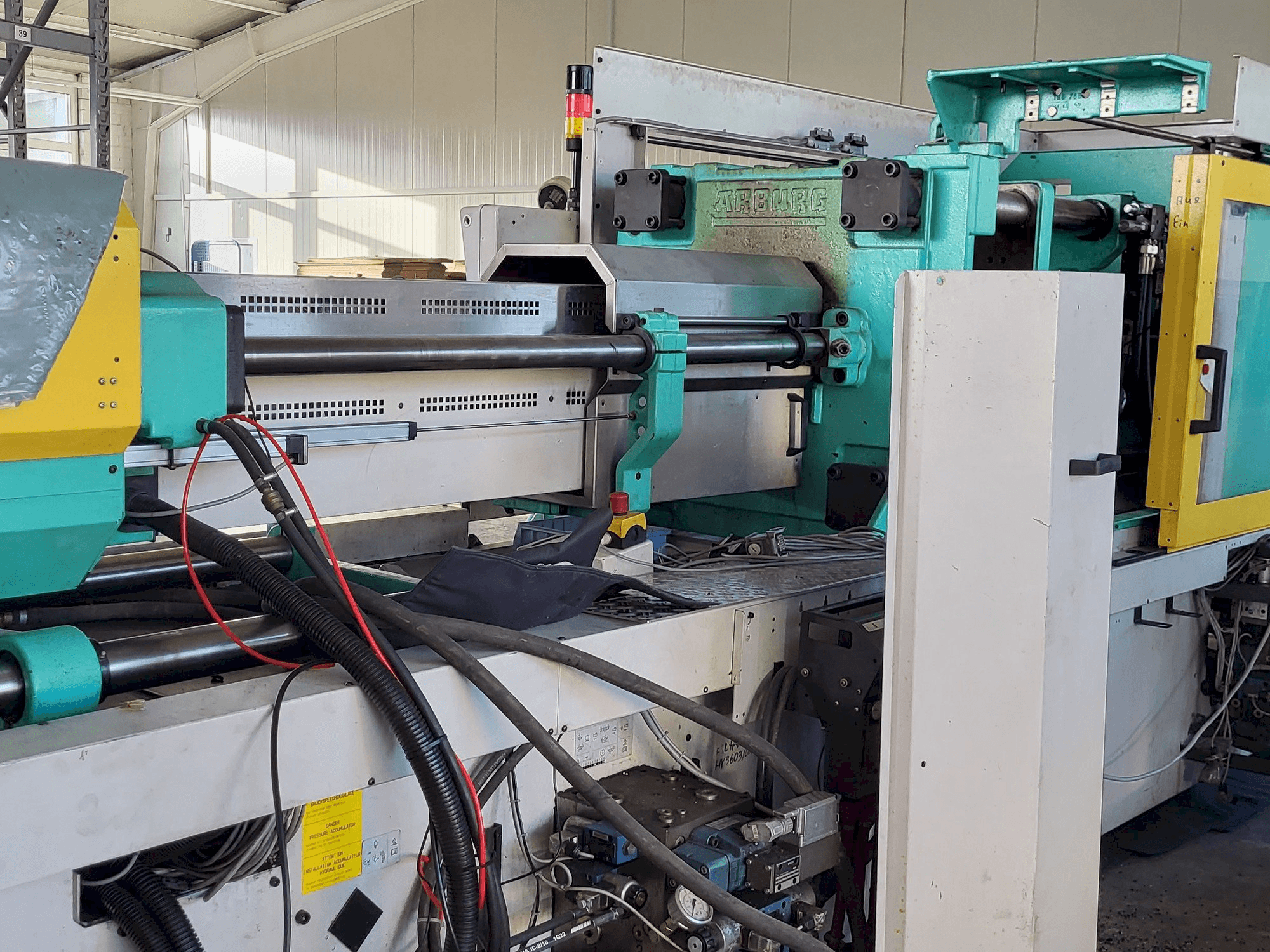 A Arburg Allrounder Centex 570C2200-1300 gép bal oldali nézete