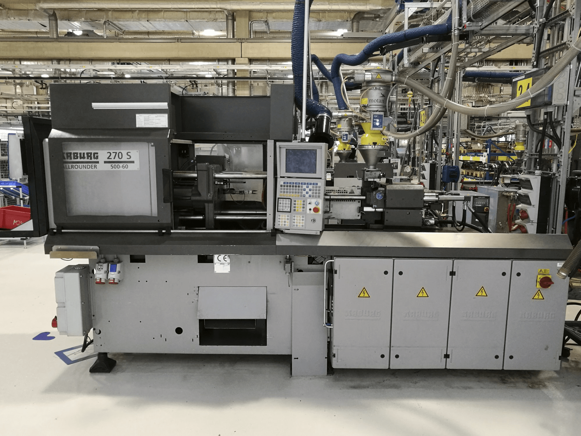A Arburg 270S 500-60 gép elölnézete