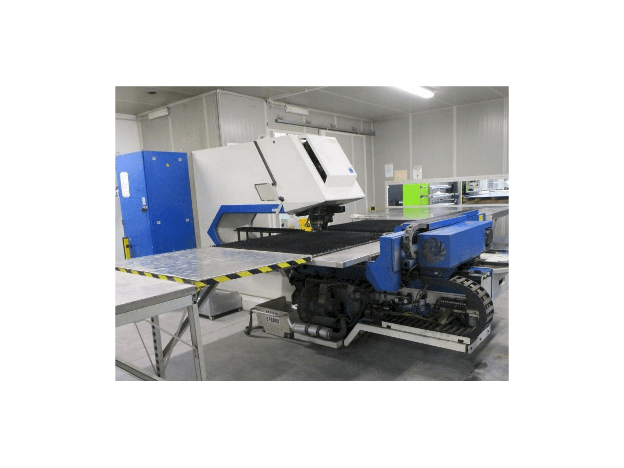 A Trumpf Trumatic 2000R gép elölnézete