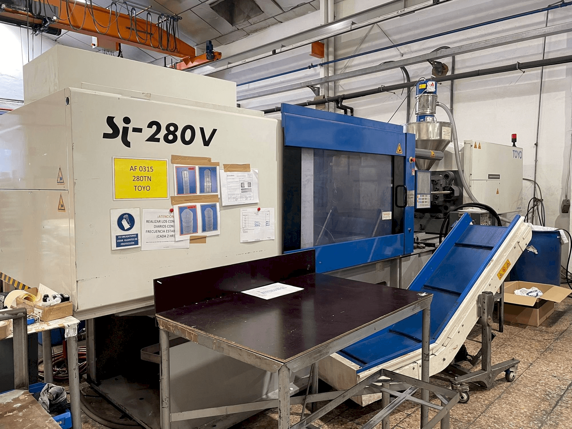 A Toyo Si-280-V gép elölnézete