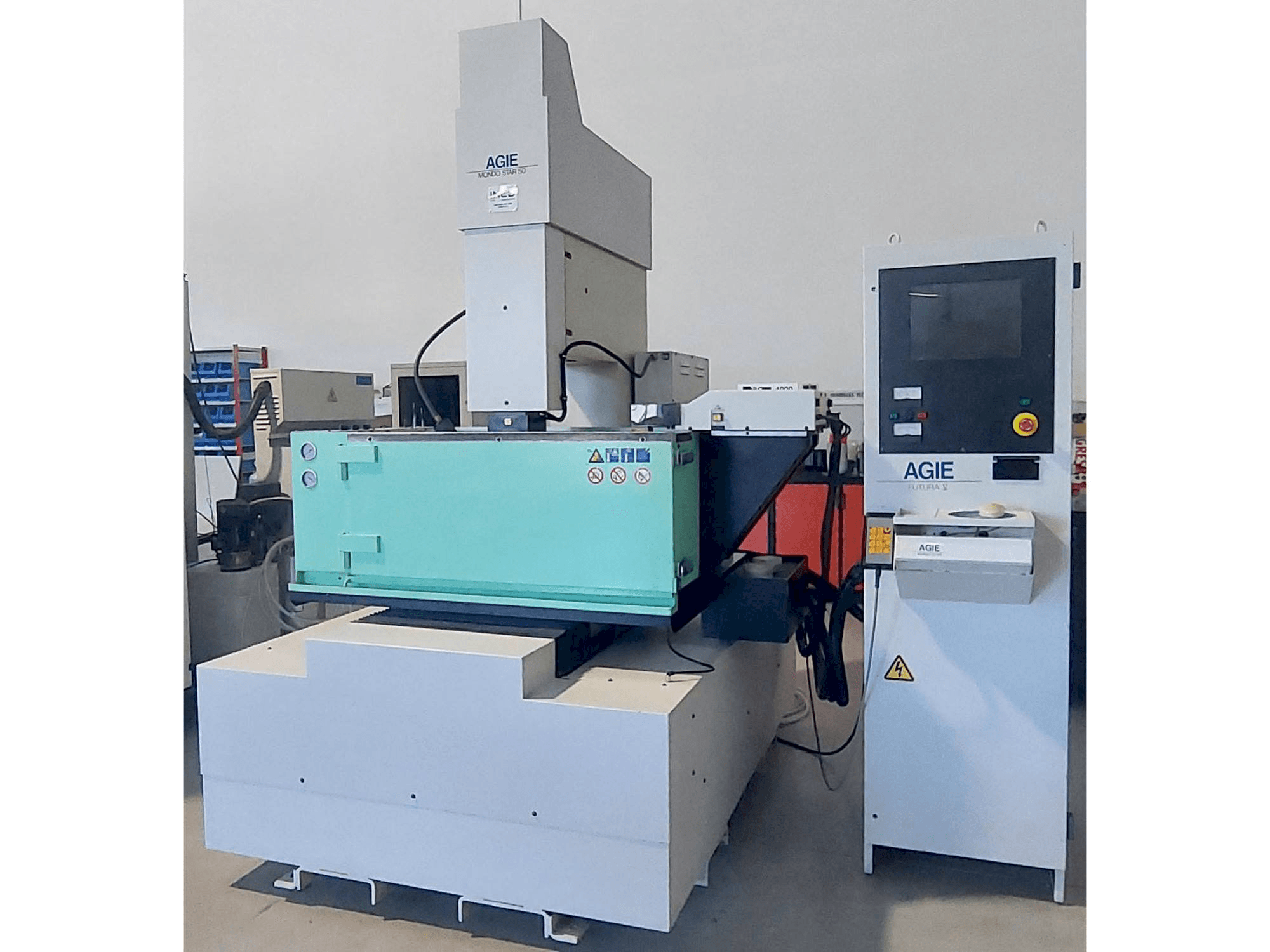 A AGIE MONDO STAR 50 gép elölnézete