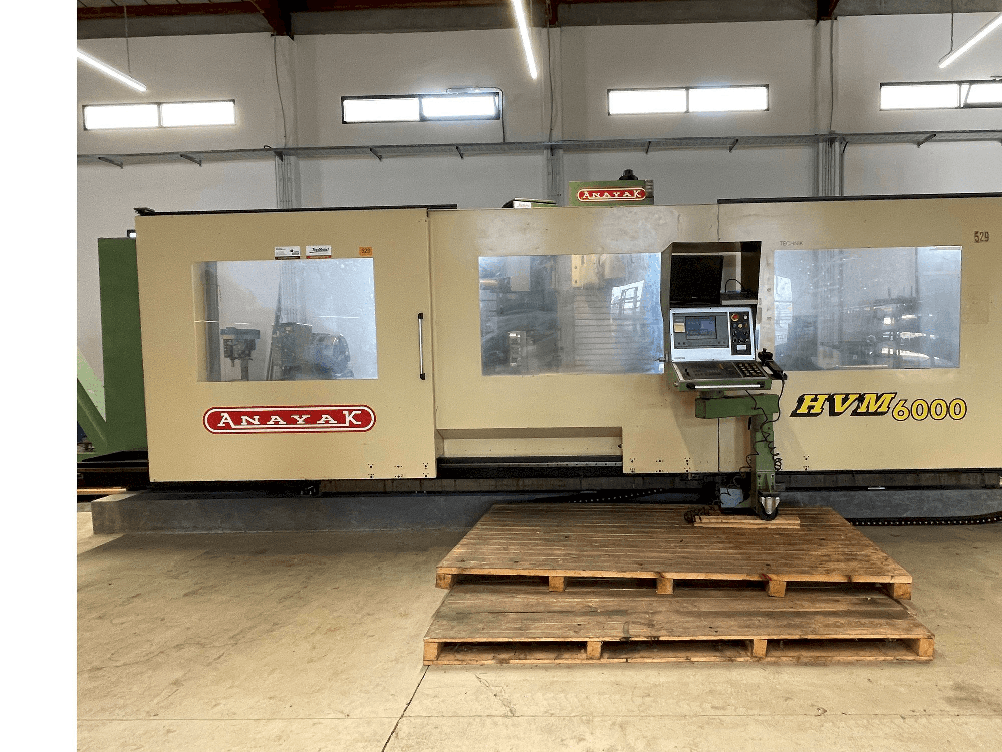 A ANAYAK HVM-6000 gép elölnézete