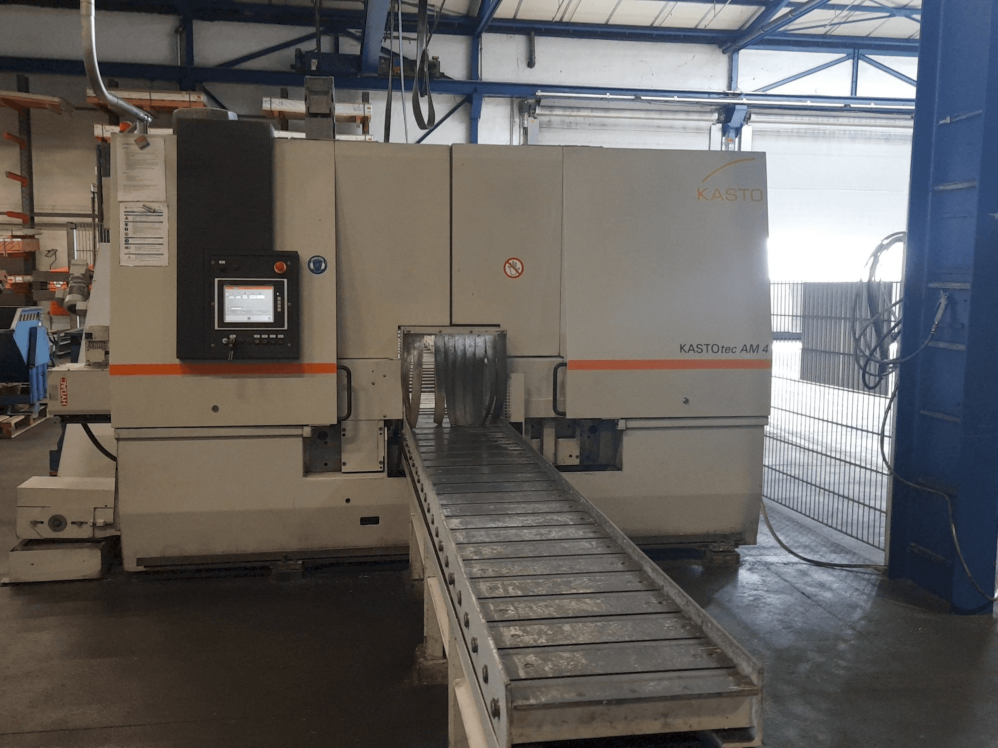 A KASTO tec AM 4 gép elölnézete