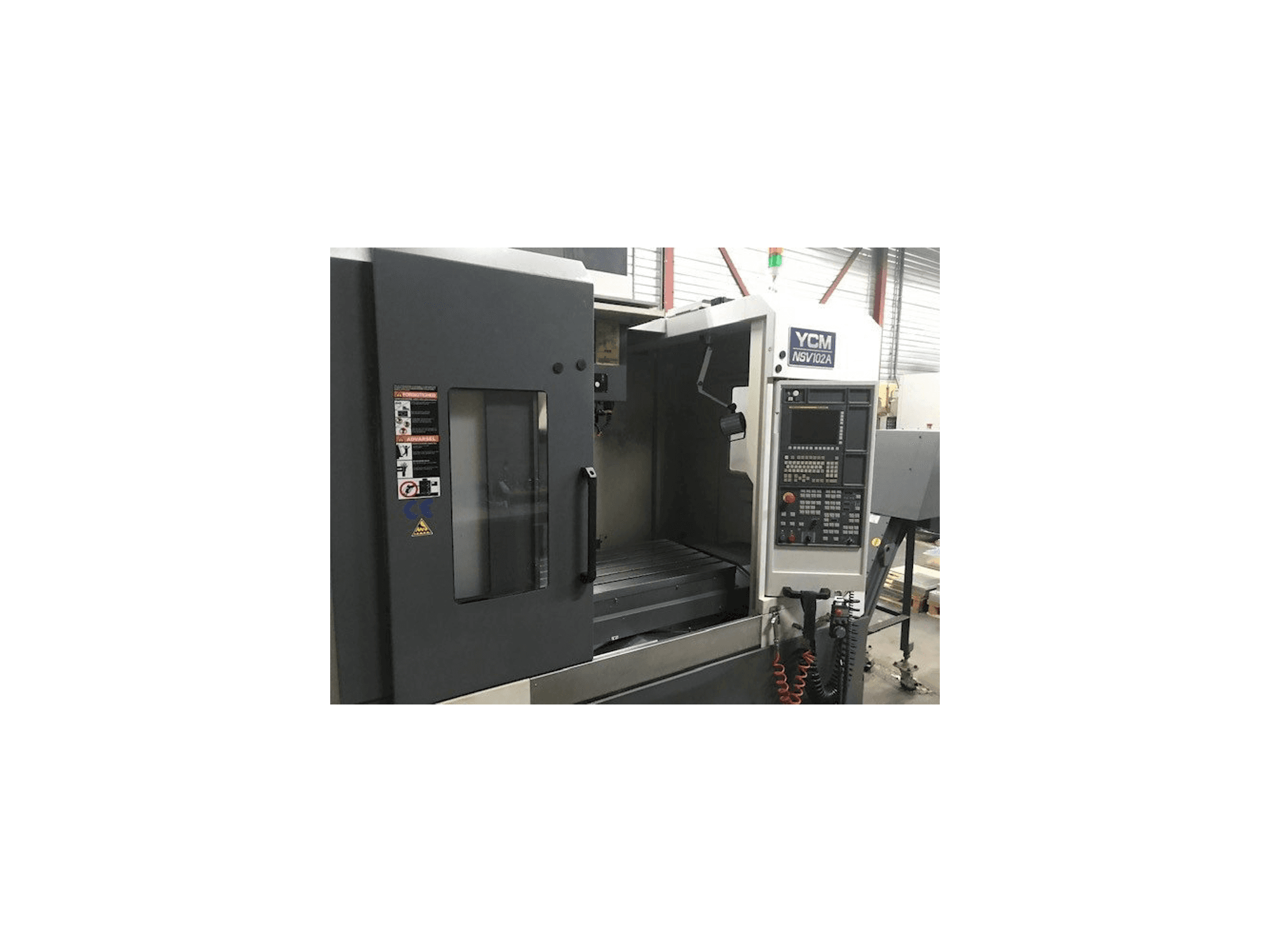 A YCM NSV102A gép elölnézete
