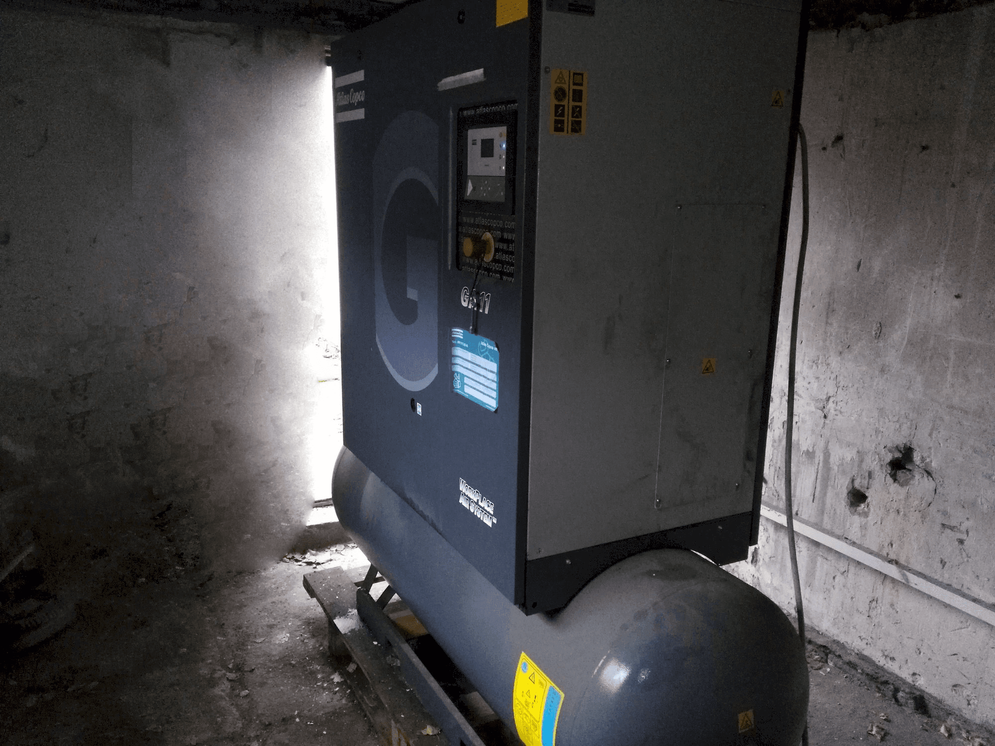 A Atlas Copco GA11P gép elölnézete