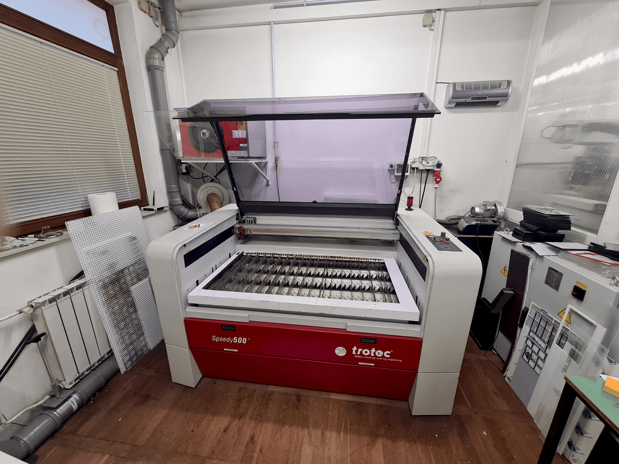 A Trotec Speedy 500 gép elölnézete