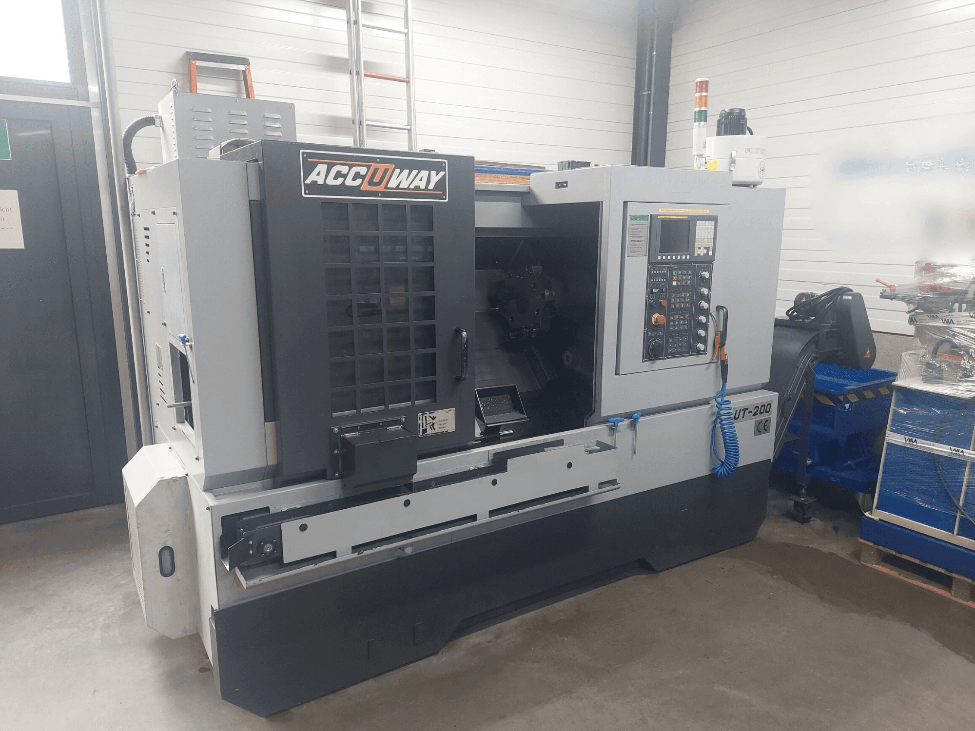 A ACCUWAY UT-200 gép elölnézete