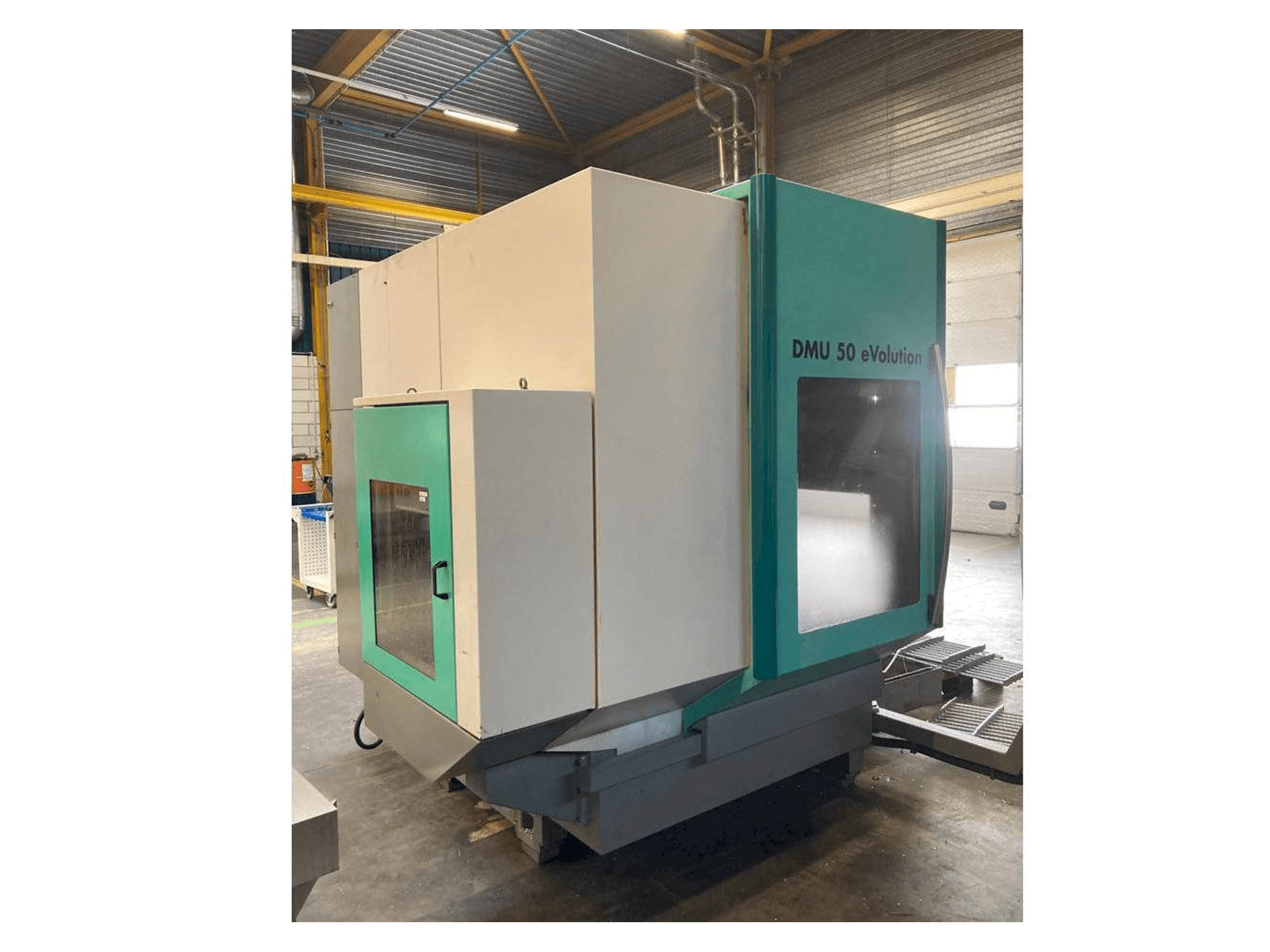 A DECKEL MAHO DMG 50Evo gép elölnézete