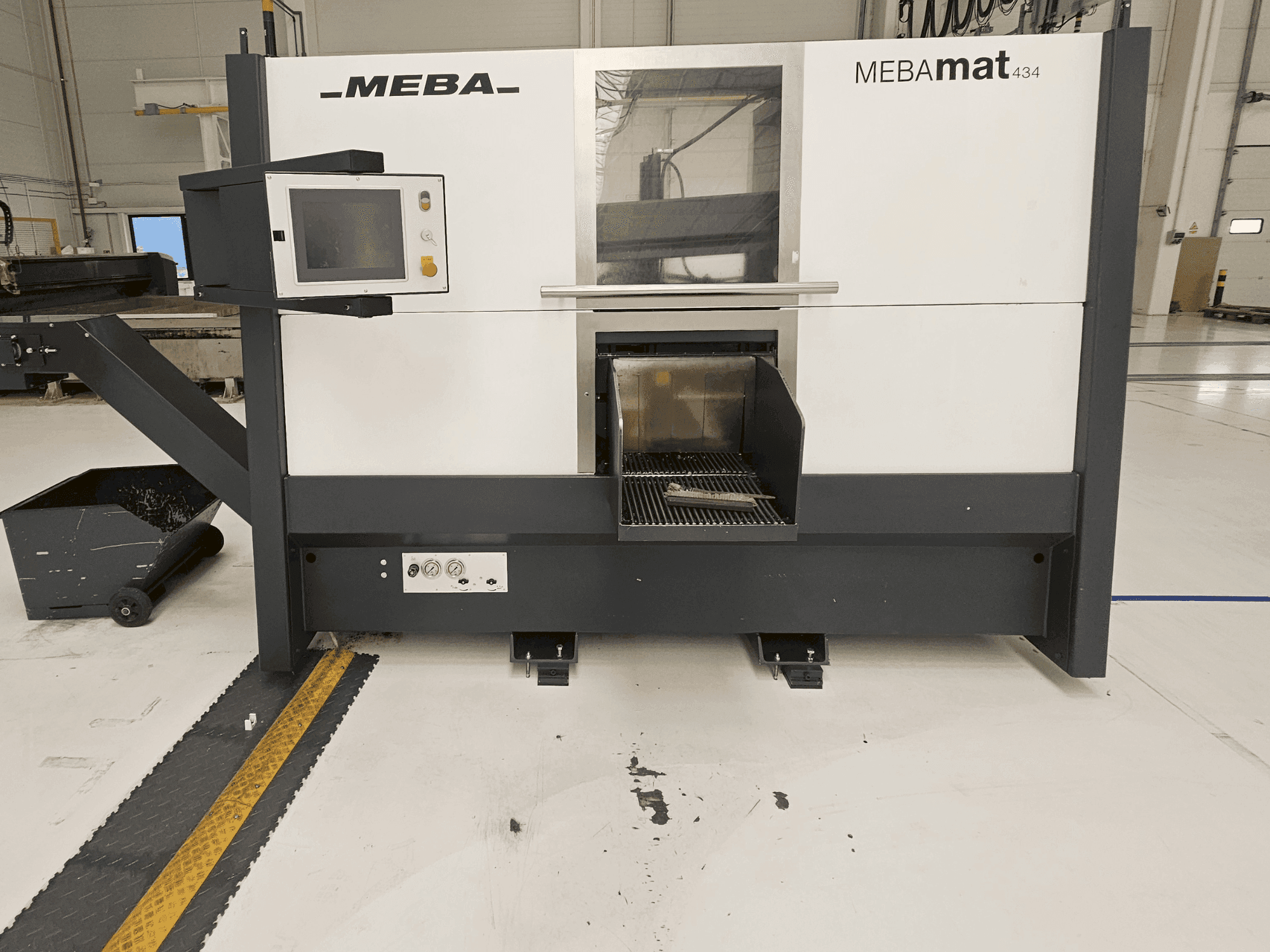 A MEBA MEBAmat 434 gép elölnézete