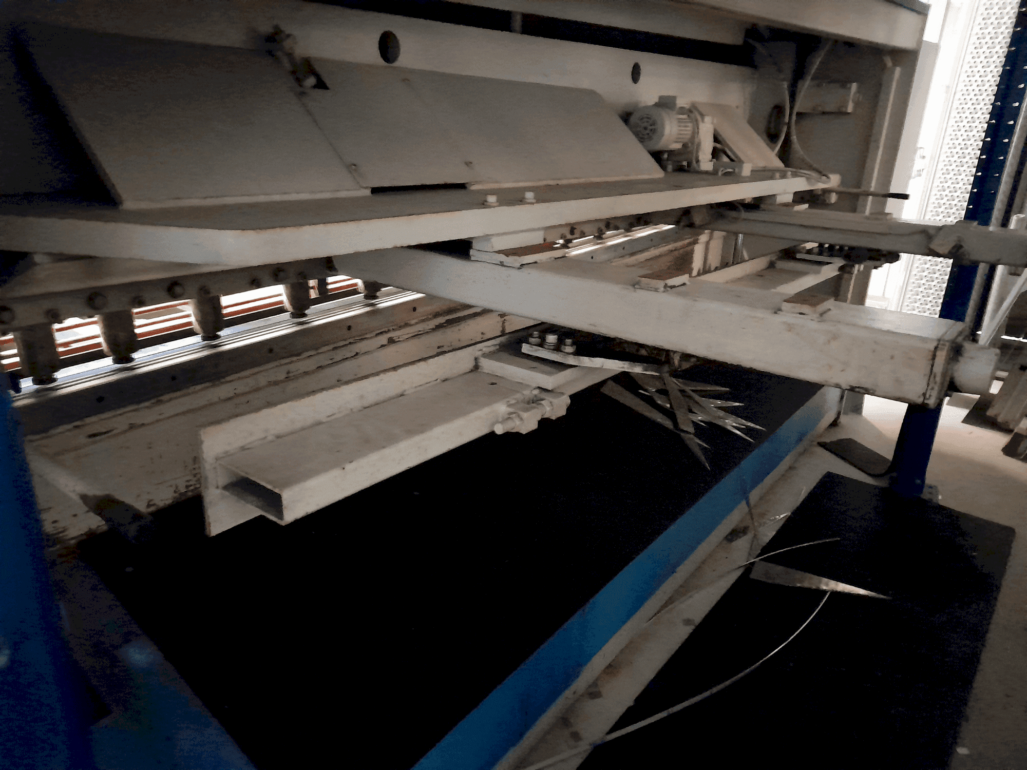 A LVD HST 25/6 gép elölnézete