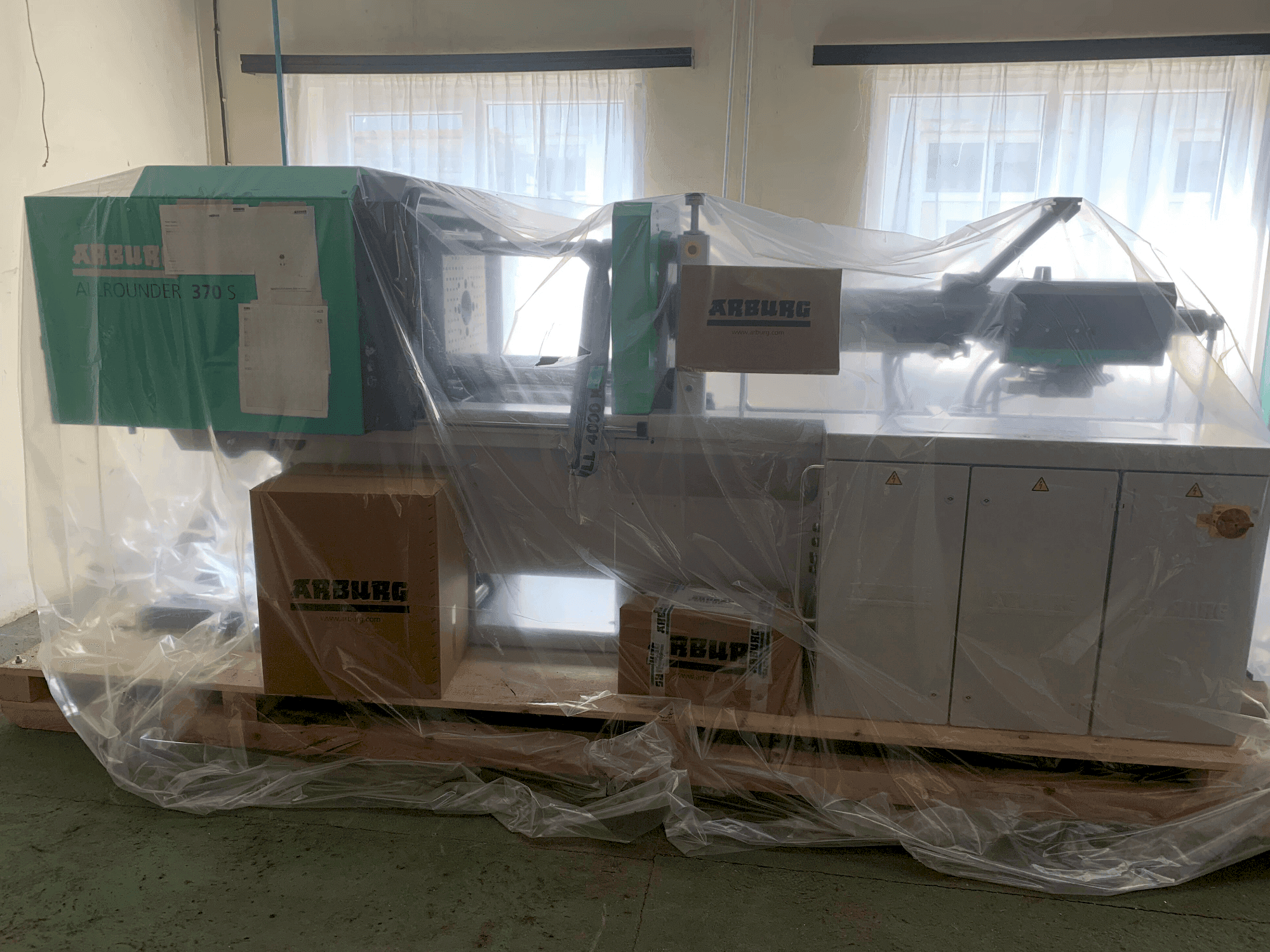 A Arburg 370 S 600-290 U gép elölnézete