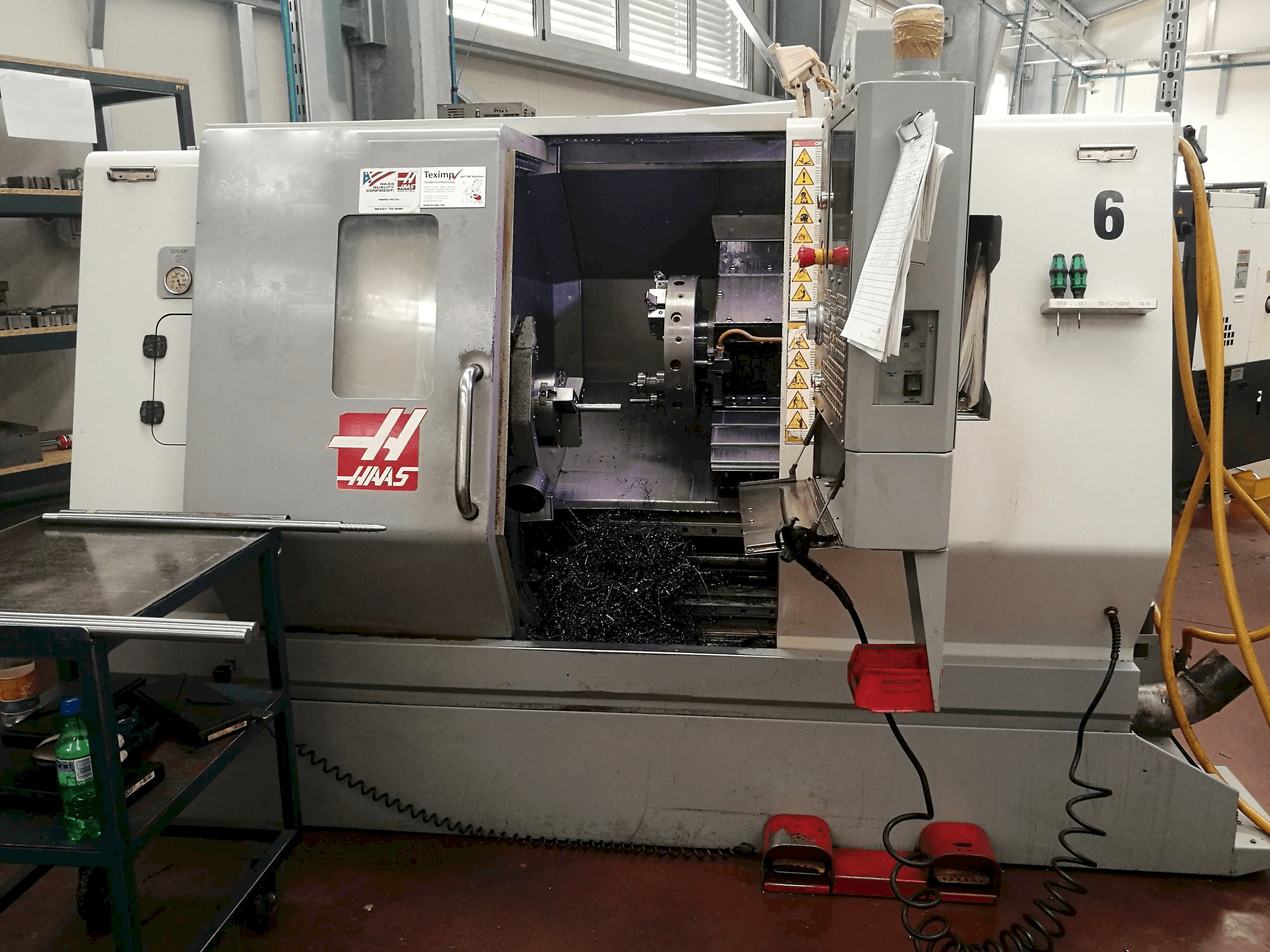 A HAAS SL-20THE gép elölnézete