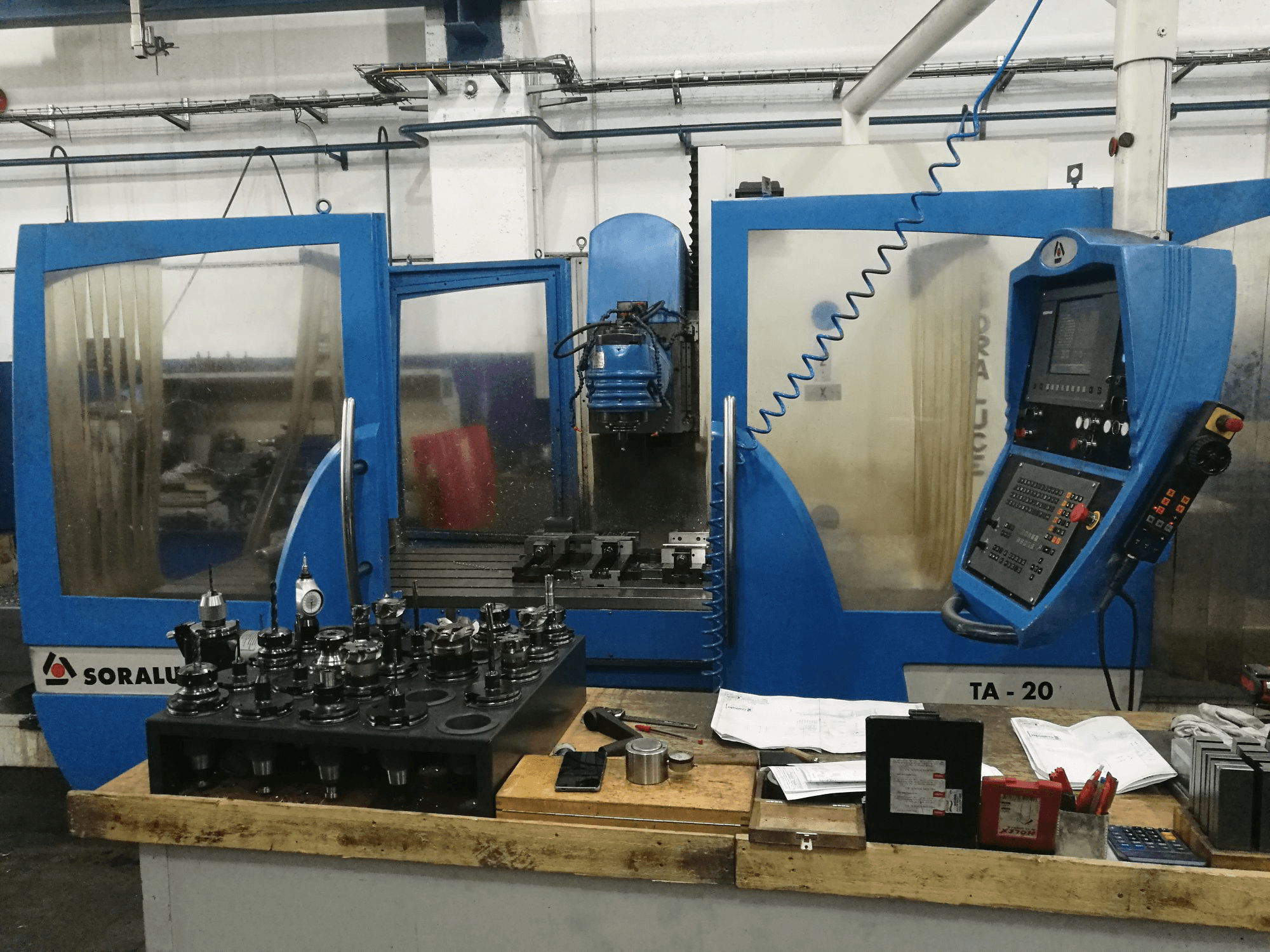 A Soraluce TA-20 gép elölnézete