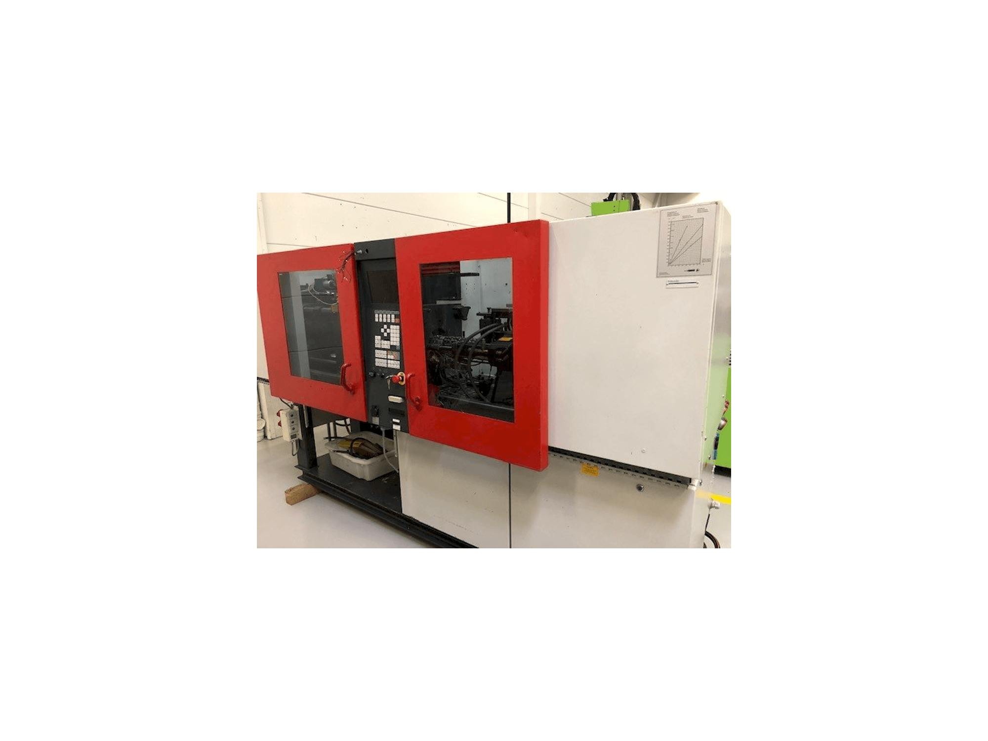 A FERROMATIK MILACRON K40 D-E gép oldalnézete