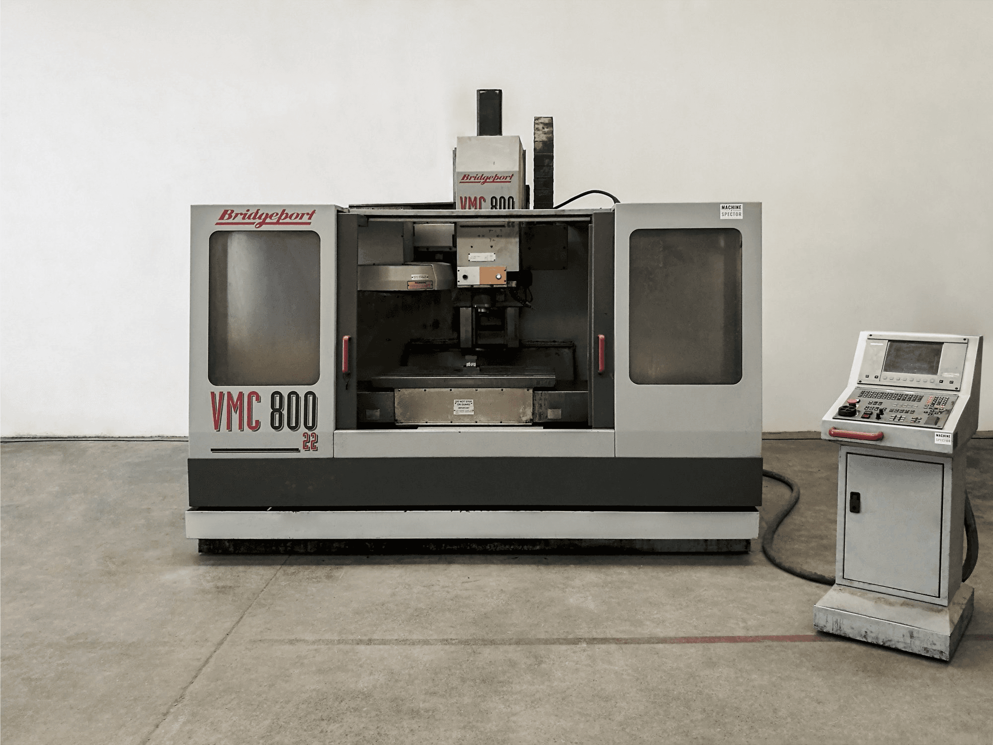 A Bridgeport VMC 800.22 gép elölnézete