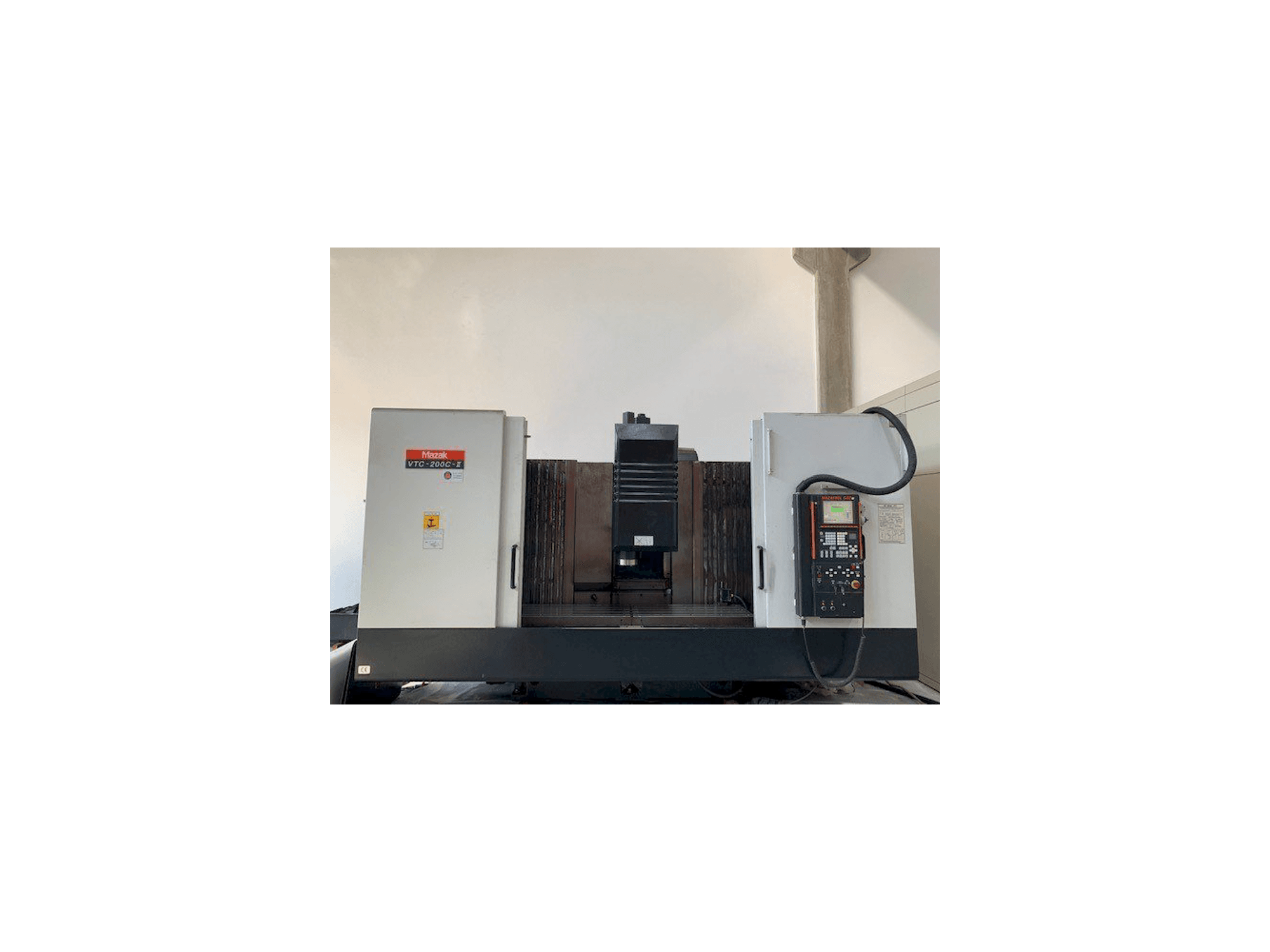 A Mazak VT 200C II gép elölnézete