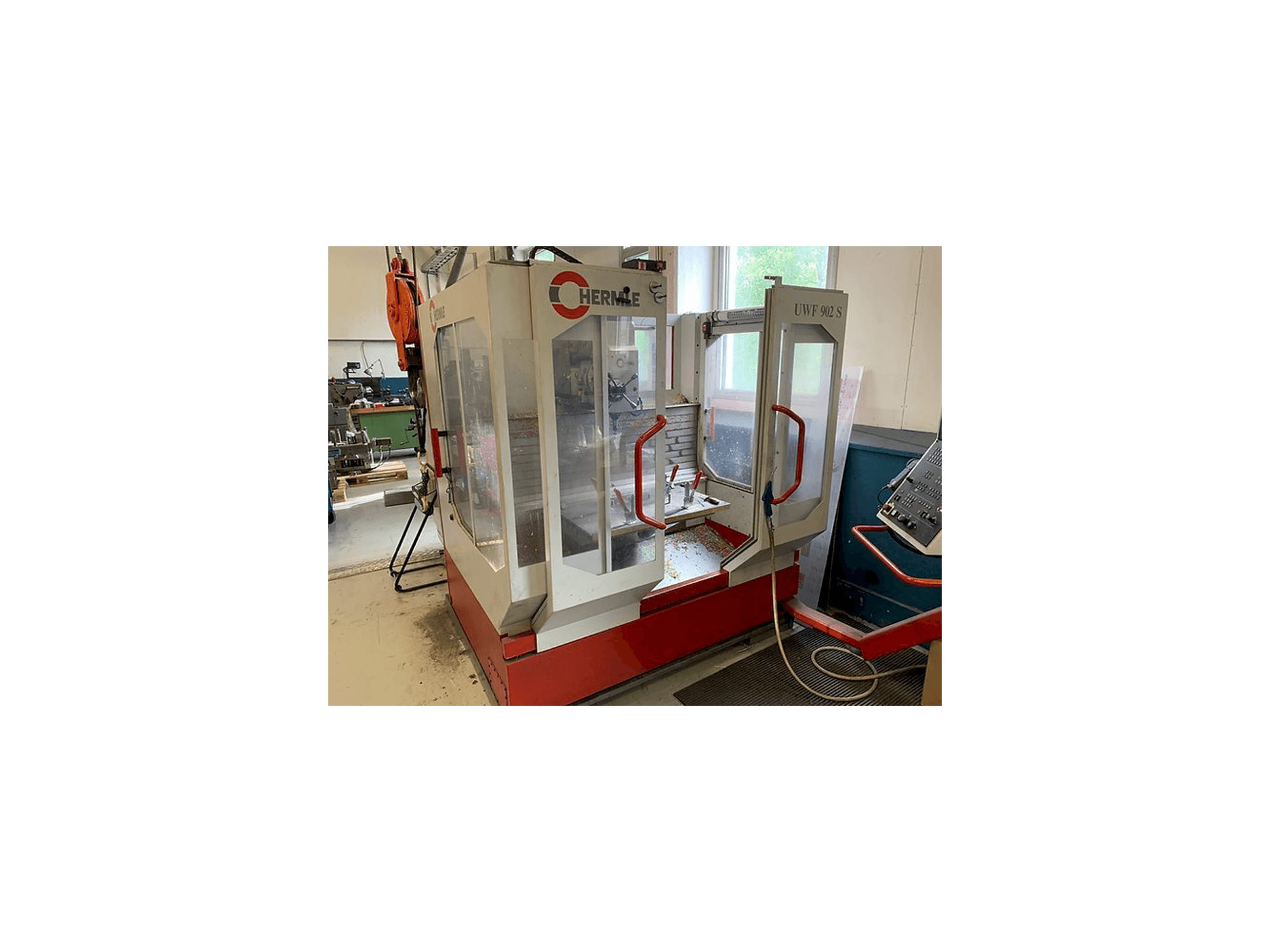 A HERMLE UWF 902 S gép elölnézete