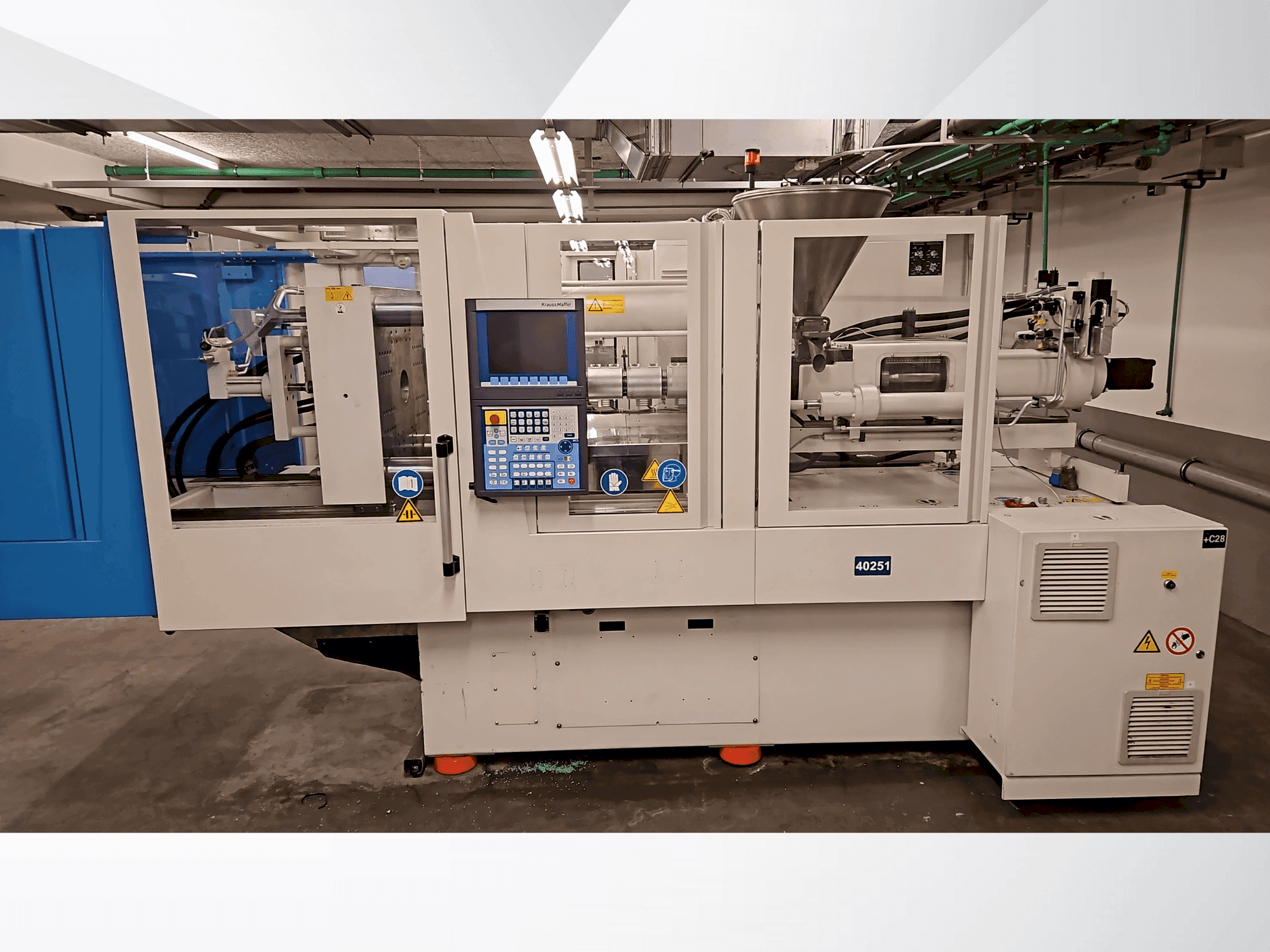 A Krauss Maffei 110-750 CX gép elölnézete